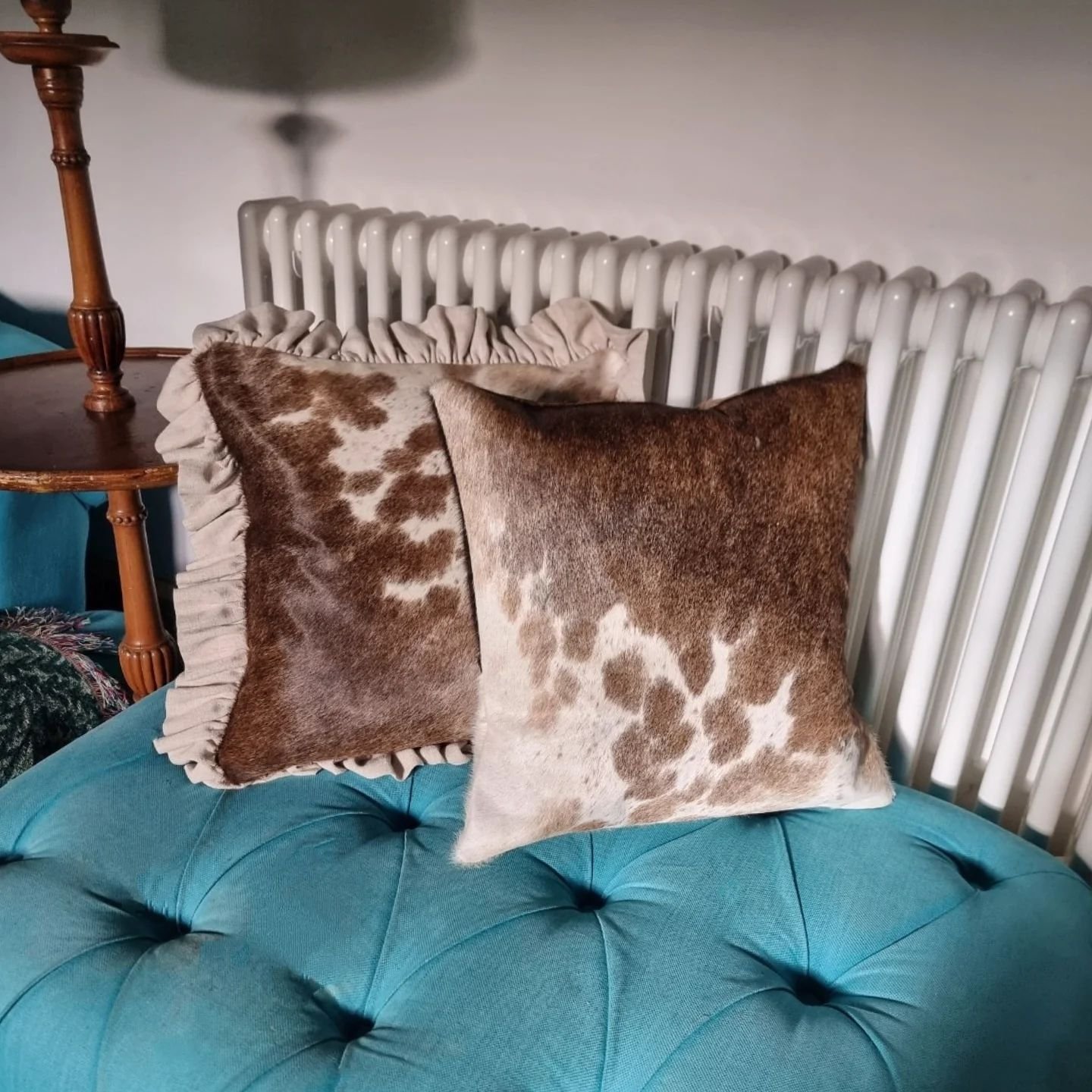 To frill or not to frill 🤎

Cosy cushions are a go-go now the weather is getting chilly. I'm limited on ready-made stock but have a few commission spaces left before Christmas 🎄