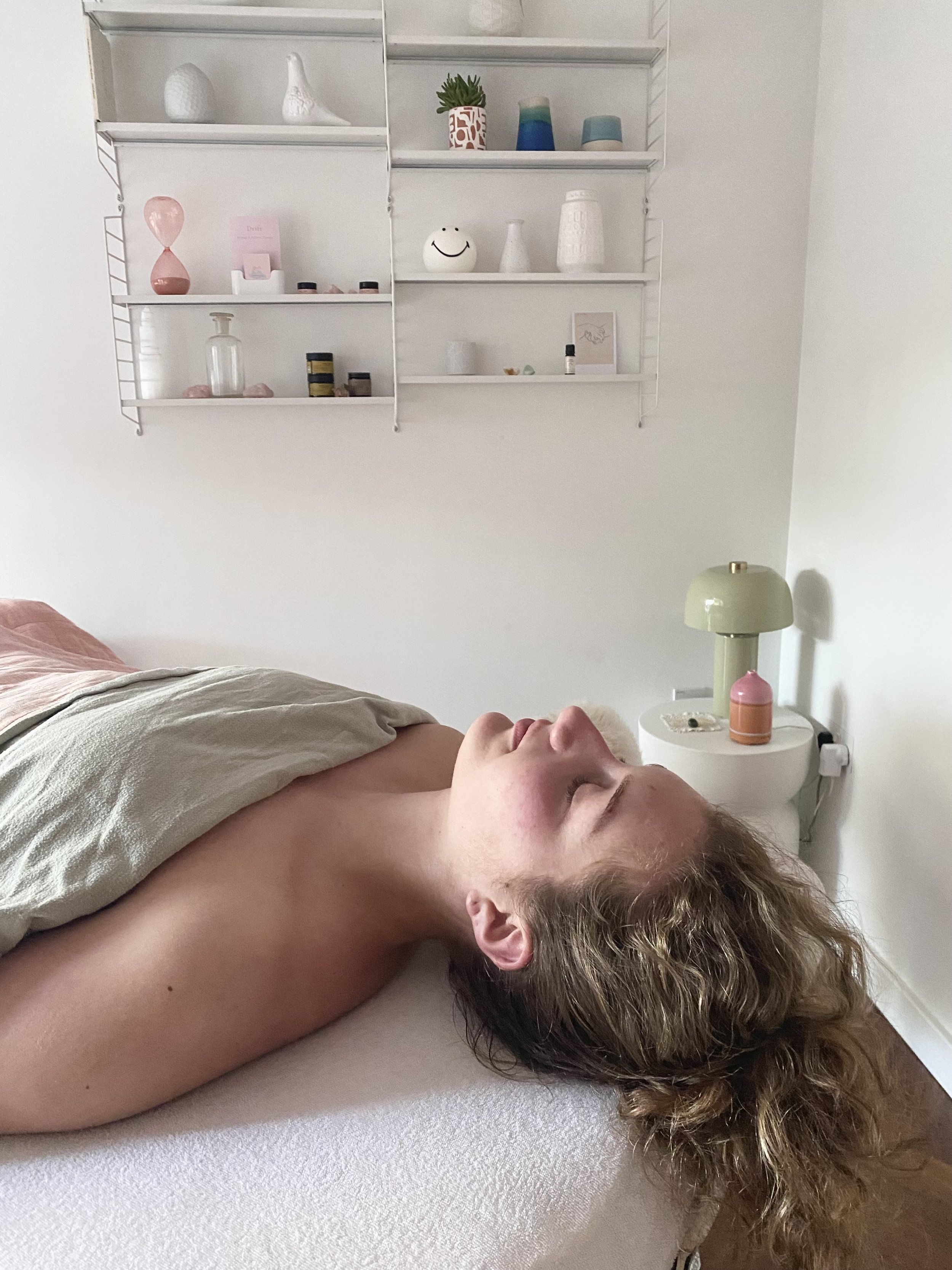 Female focused holistic massage therapy in Bushey Heath, Hertfordshire. Teen massage therapy for stress relief during exam times. A'level student stress relief in Bushey.