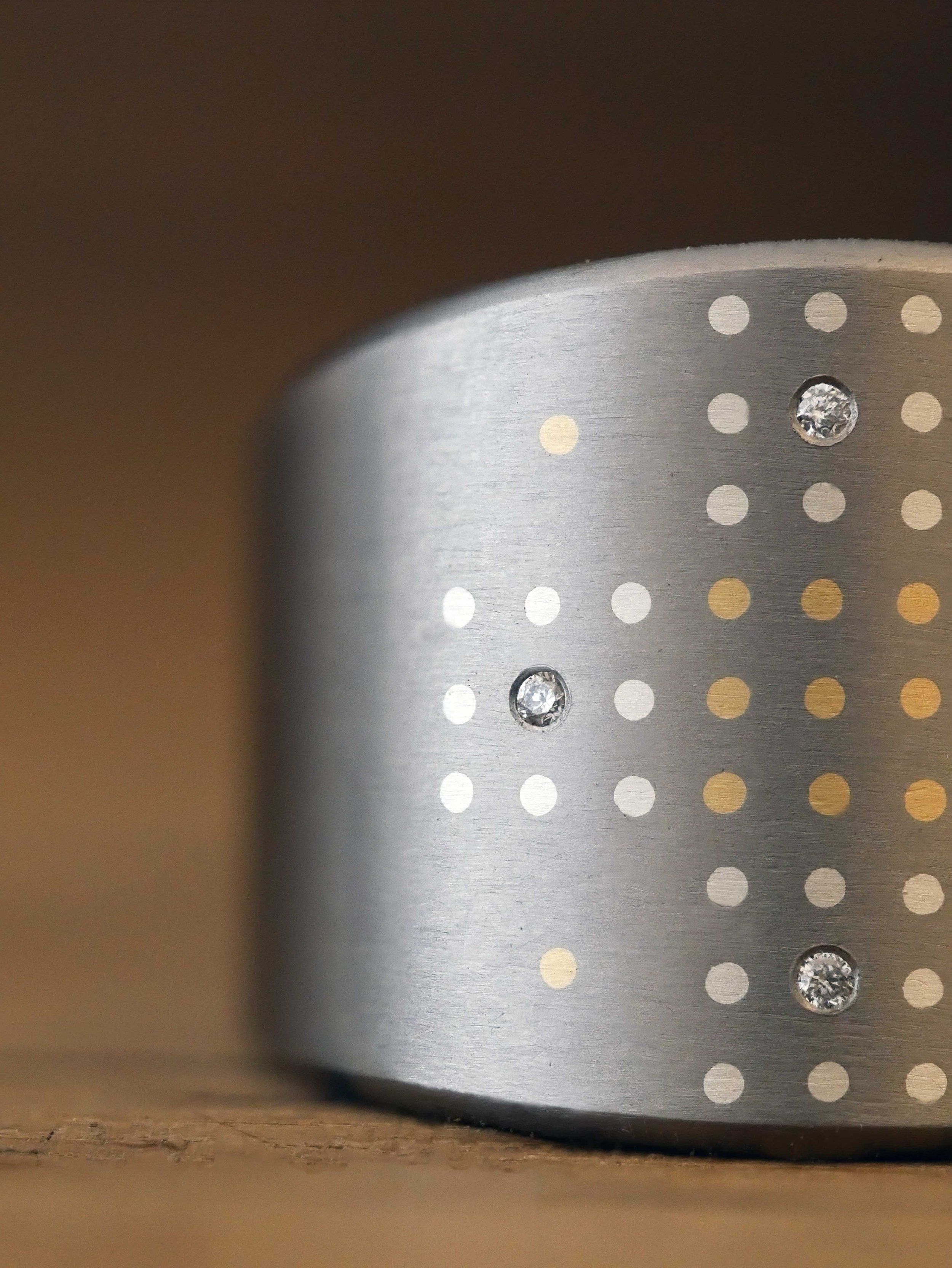 Points & Stones 04 - Titanium Diamond Cross Dress Ring