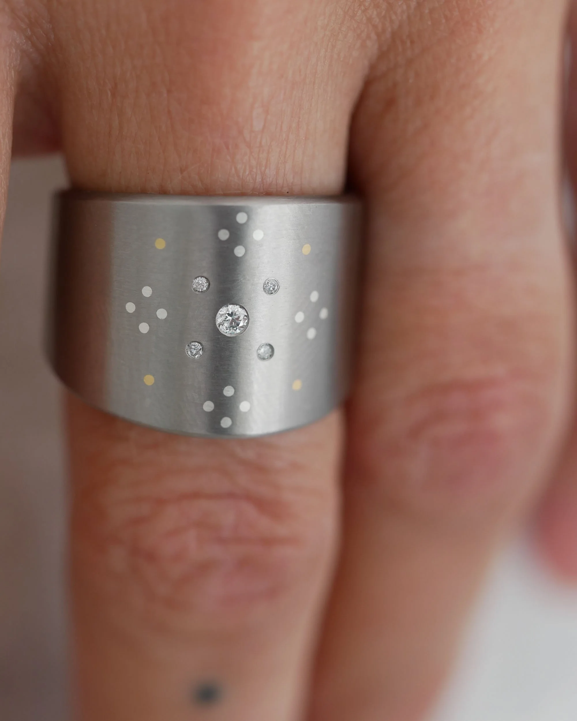 cross-pattern-statement-diamond -hand-ring.jpg