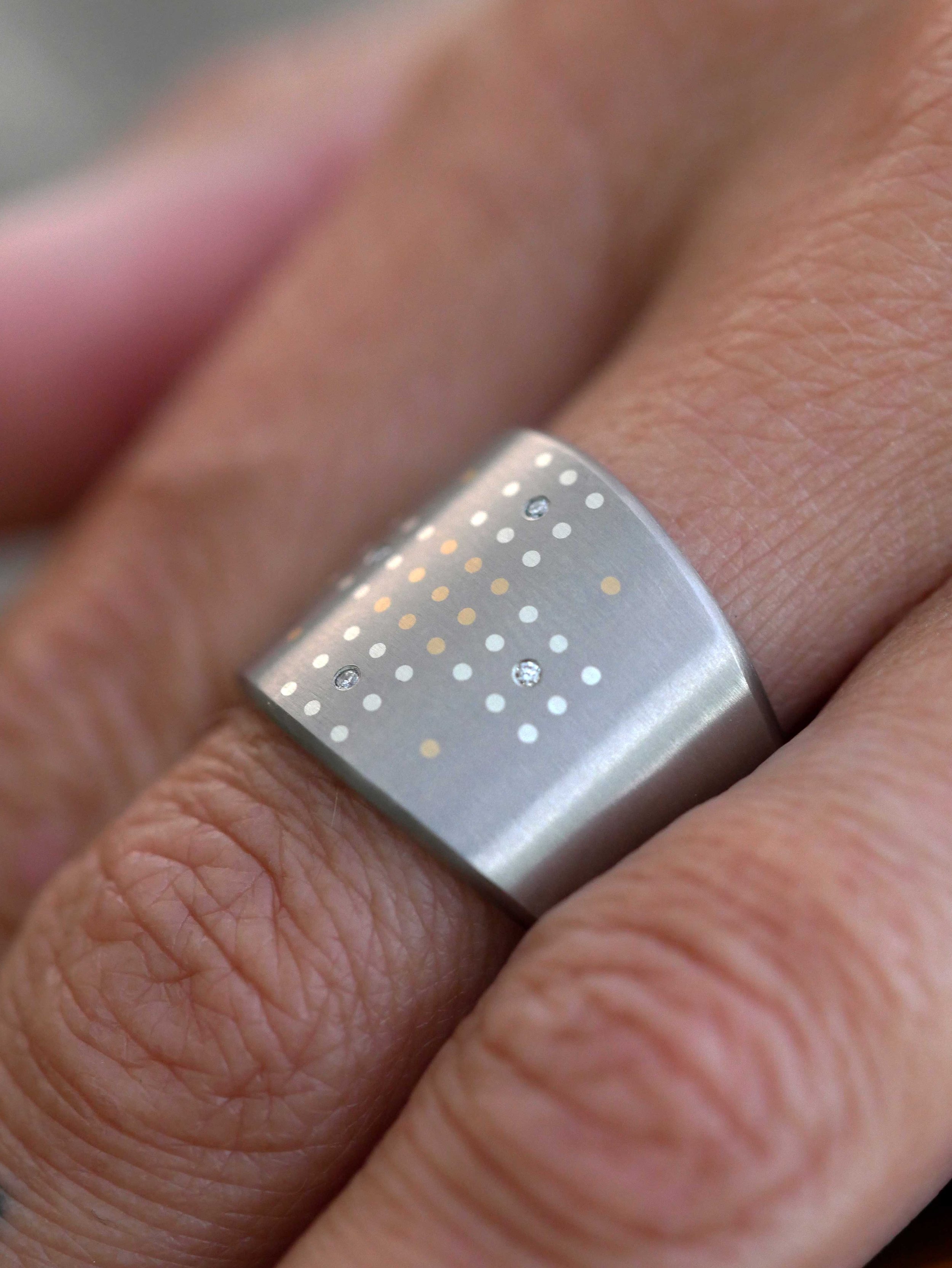 points-stone-dress-ring-04-web-2.jpg