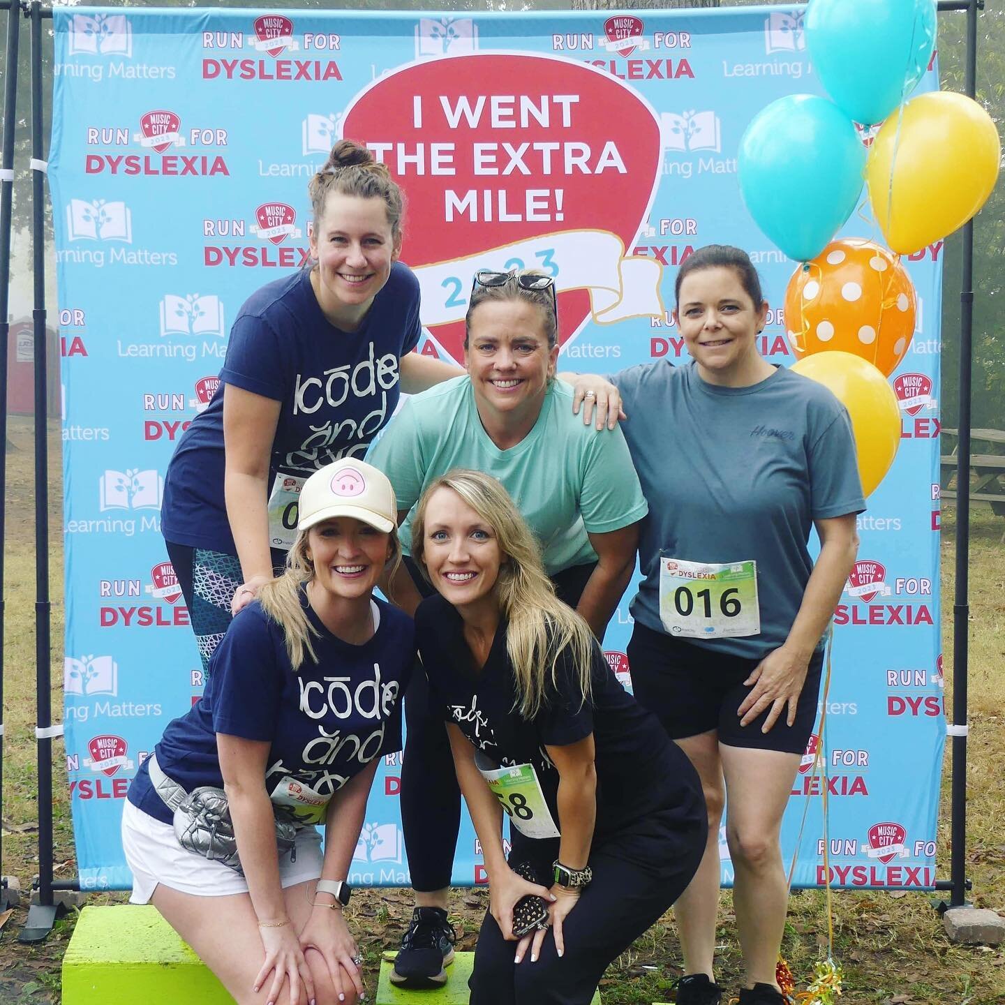 It was a foggy morning at Shelby Park, but our Hoover Learning Group staff was still excited to participate in the Music City Run for Dyslexia today! 🏃🏼&zwj;♀️ #hooverlearninggroup #dyslexiarun #nashvilletn #shelbypark #team #coworkers #HLG #saturd