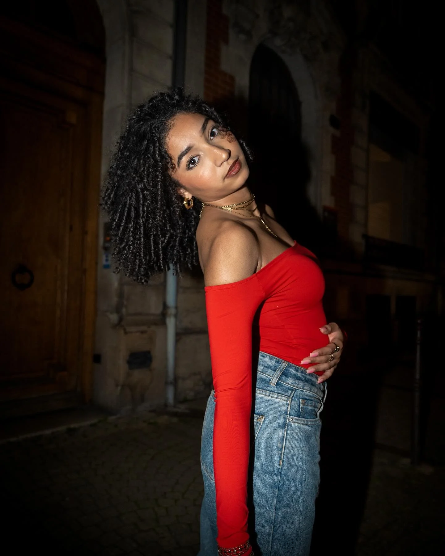 Night shoot 🌃

Mod&egrave;le : @ines.kjc
📸 : @alphiximages 

#streetphotography #red #flash #photo #photographe #reims #sony #a7iv #night #shooting #city #magazine #visuals #cinematic #jordan #model #wideangle