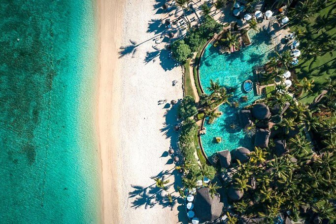 La Pirogue Mauritius is now available on DayPass! Dive into paradise and enjoy a day surrounded by stunning natural scenery, right on the beach. Treat yourself to fresh, delicately prepared dishes, and experience an attentive, discreet service. Make 