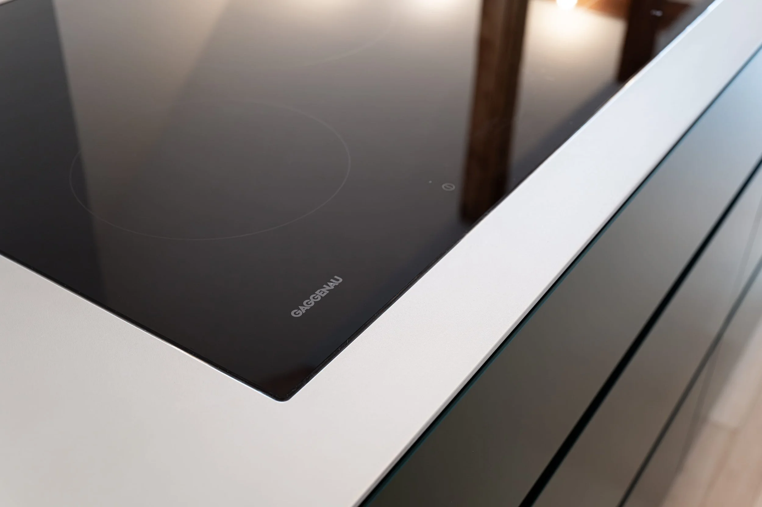 tischlerei-rüscher_küche-lürzer_3500srgb-L1001347_(c)Elisa Moosbrugger.jpg