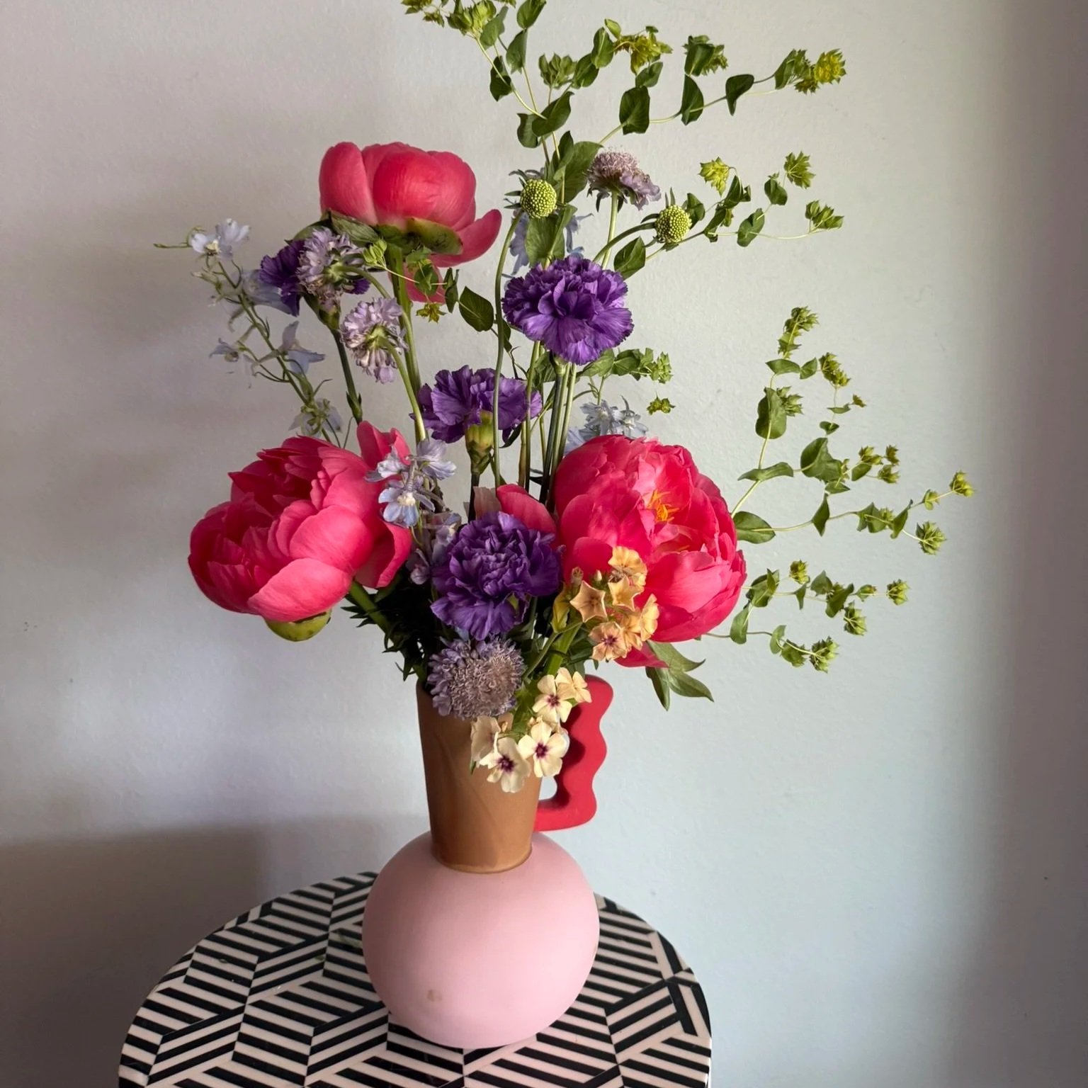 She's Quirky Collection - Vase & Floral Arrangement