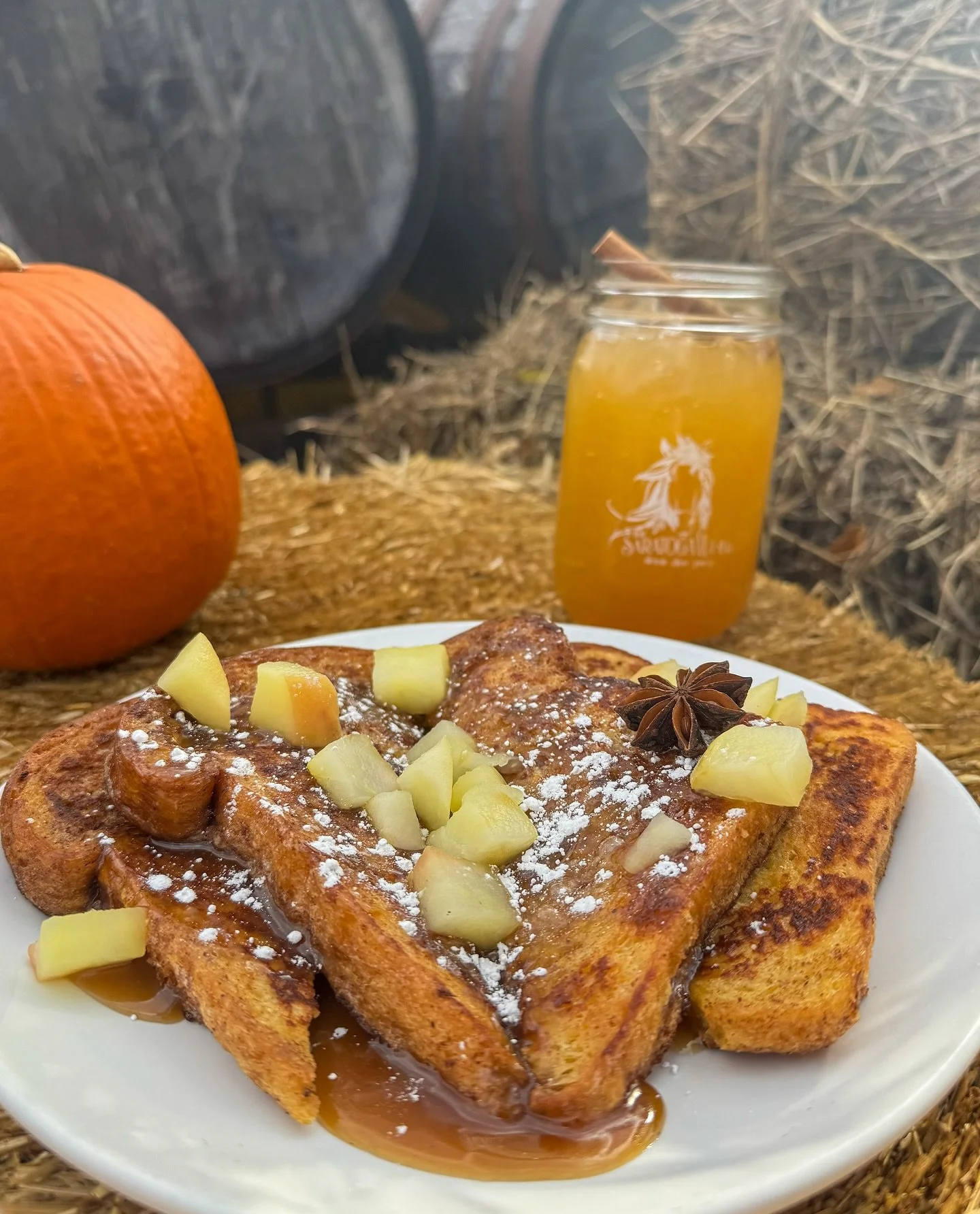 Trust us&hellip;you&rsquo;re going to want to order these for the table 🤤 Candy Apple French Toast perfection 🍎✨
