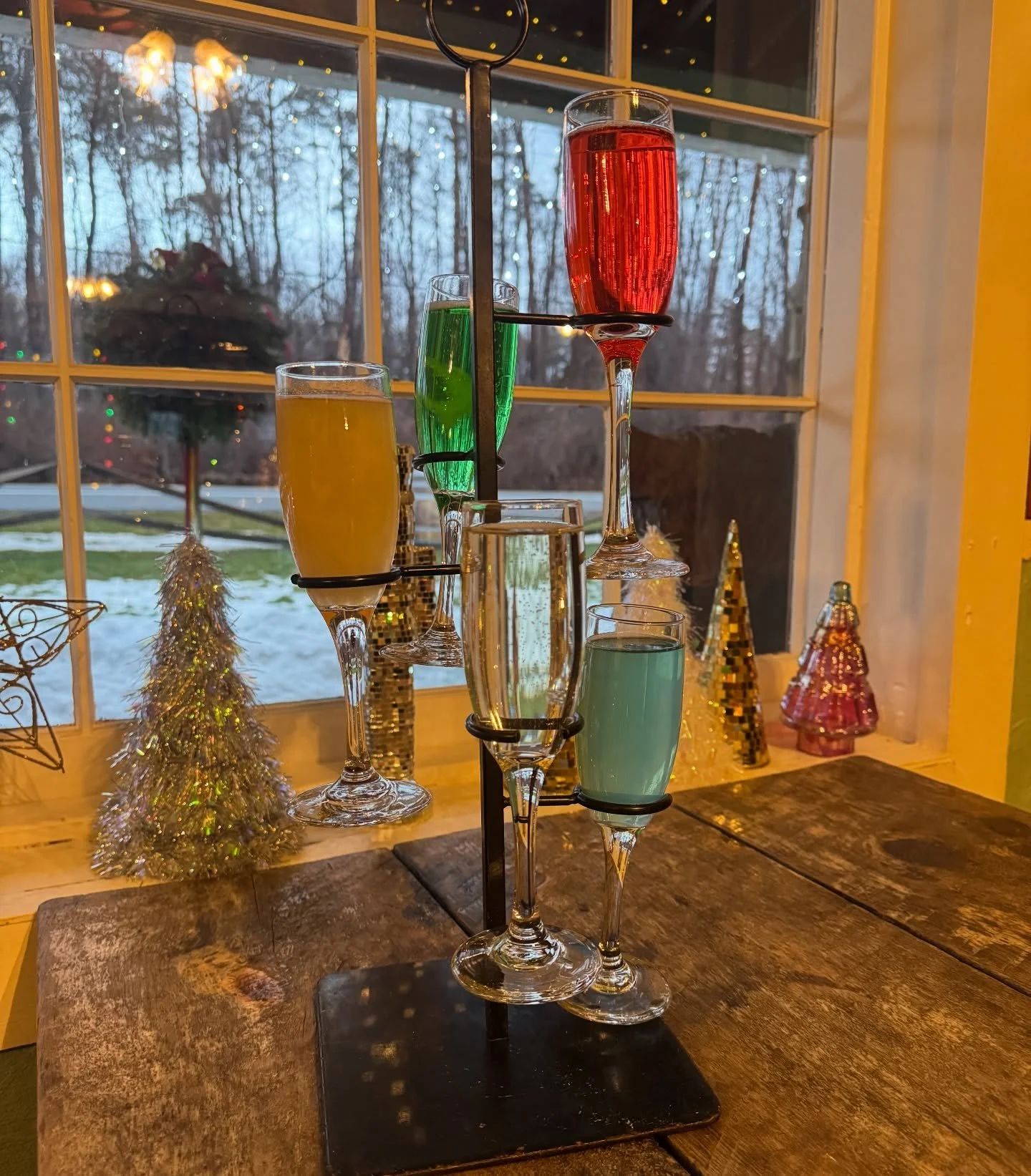 Home for the holidays calls for something special - gather the family and join us this weekend for brunch before Christmas, complete with festive holiday mimosa flights at The Saratoga Winery 🎄✨

✨ Holiday Mimosa Flight ✨
🦌 Rudolph&rsquo;s Nose &nd