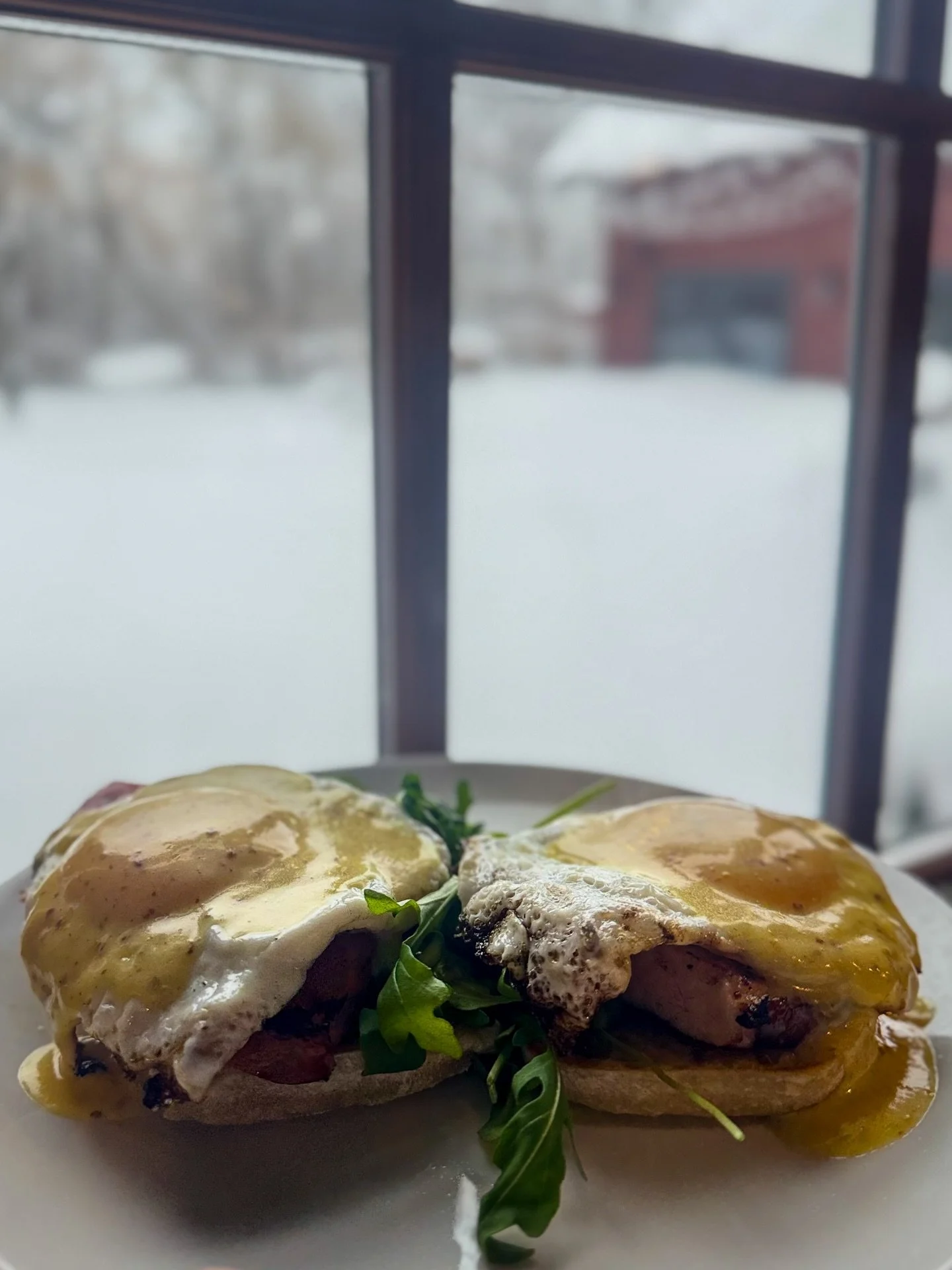Cold outside, cozy inside ❄️🔥
After yesterday&rsquo;s storm, come warm up with brunch today and tomorrow from 10am&ndash;4pm 🍳✨
Benny of the Moment | English muffin &bull; ham steak &bull; sunny eggs &bull; whole grain mustard hollandaise

See you 