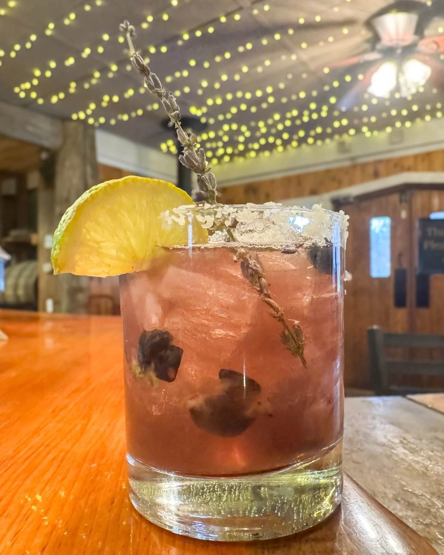 Shake things up tonight with our Blue Sky Margarita 🫐 
@milagrotequila | blueberry simple | lavender tea | fresh lime | triple sec | salted rim 🍹 Crisp, floral, and made for a perfect night out! 

Live music by @warden_and_company from 6&ndash;9pm 