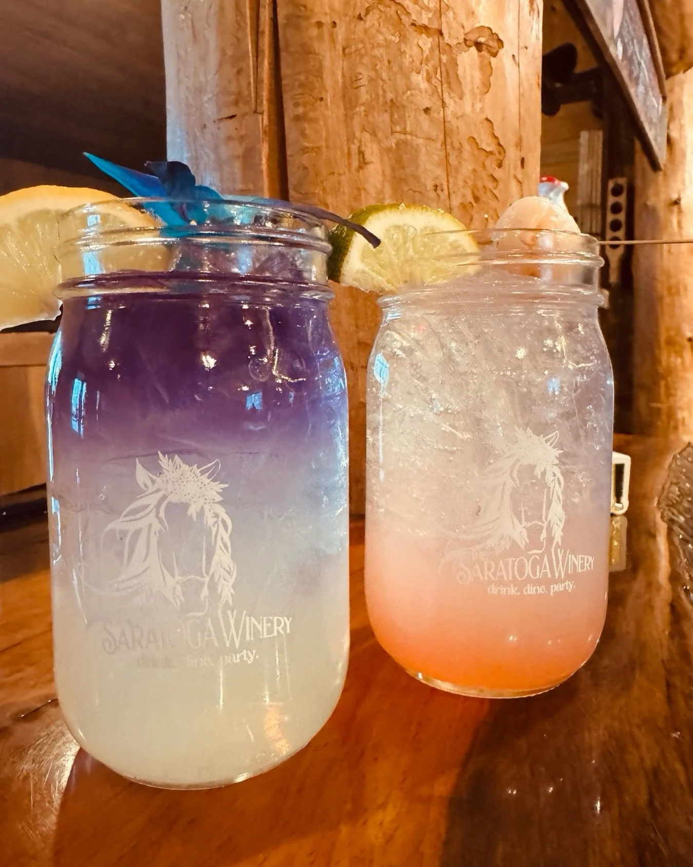 Sip on a fresh cocktail this afternoon while enjoying the sweet violin sounds of David Wong 🎻✨
Live music from 6&ndash;9pm!