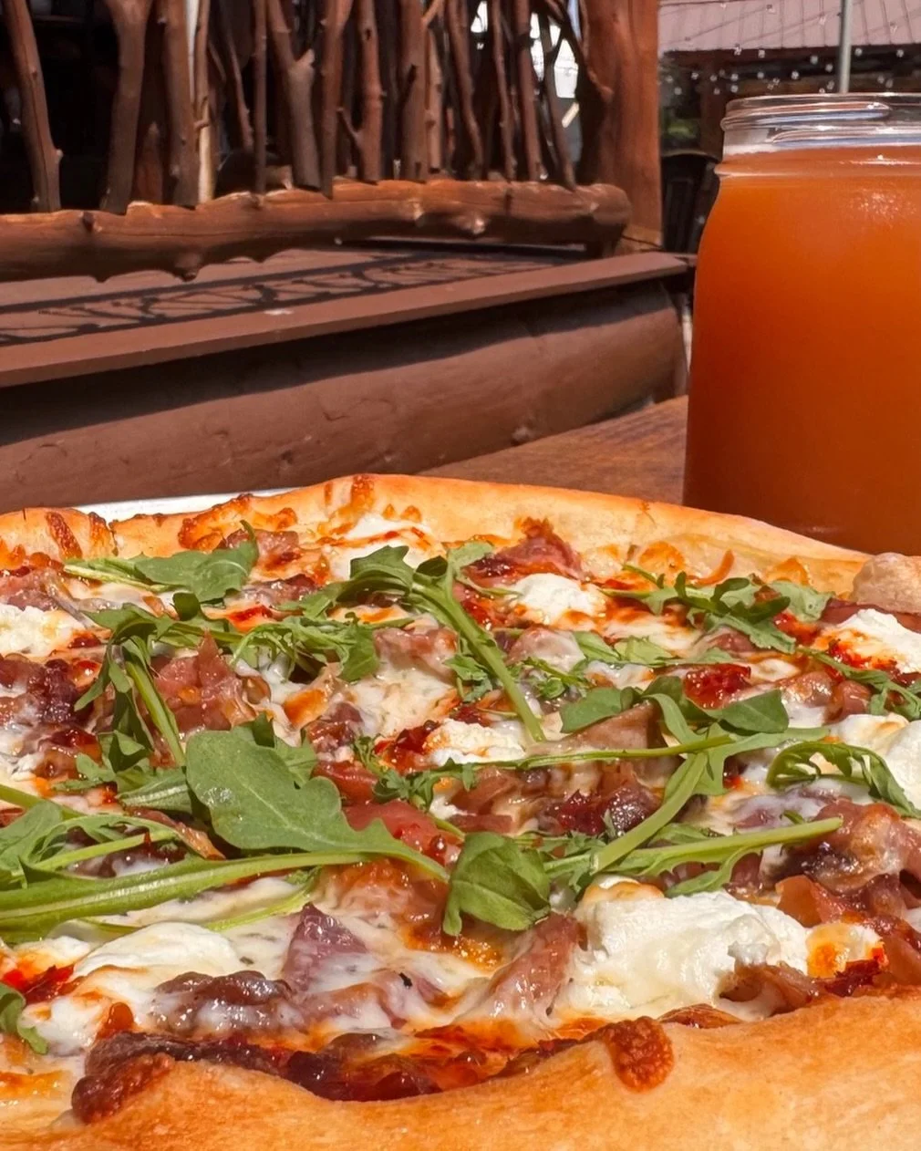 Start Memorial Weekend off right with a night out for the whole family 🍕✨ Kids Eat Free every Thursday from 12&ndash;9PM!

Try our Hot Maaaaa wood fired pizza 🔥
garlic butter | goat cheese | caramelized onion | hot honey | arugula
Pro tip: add the 