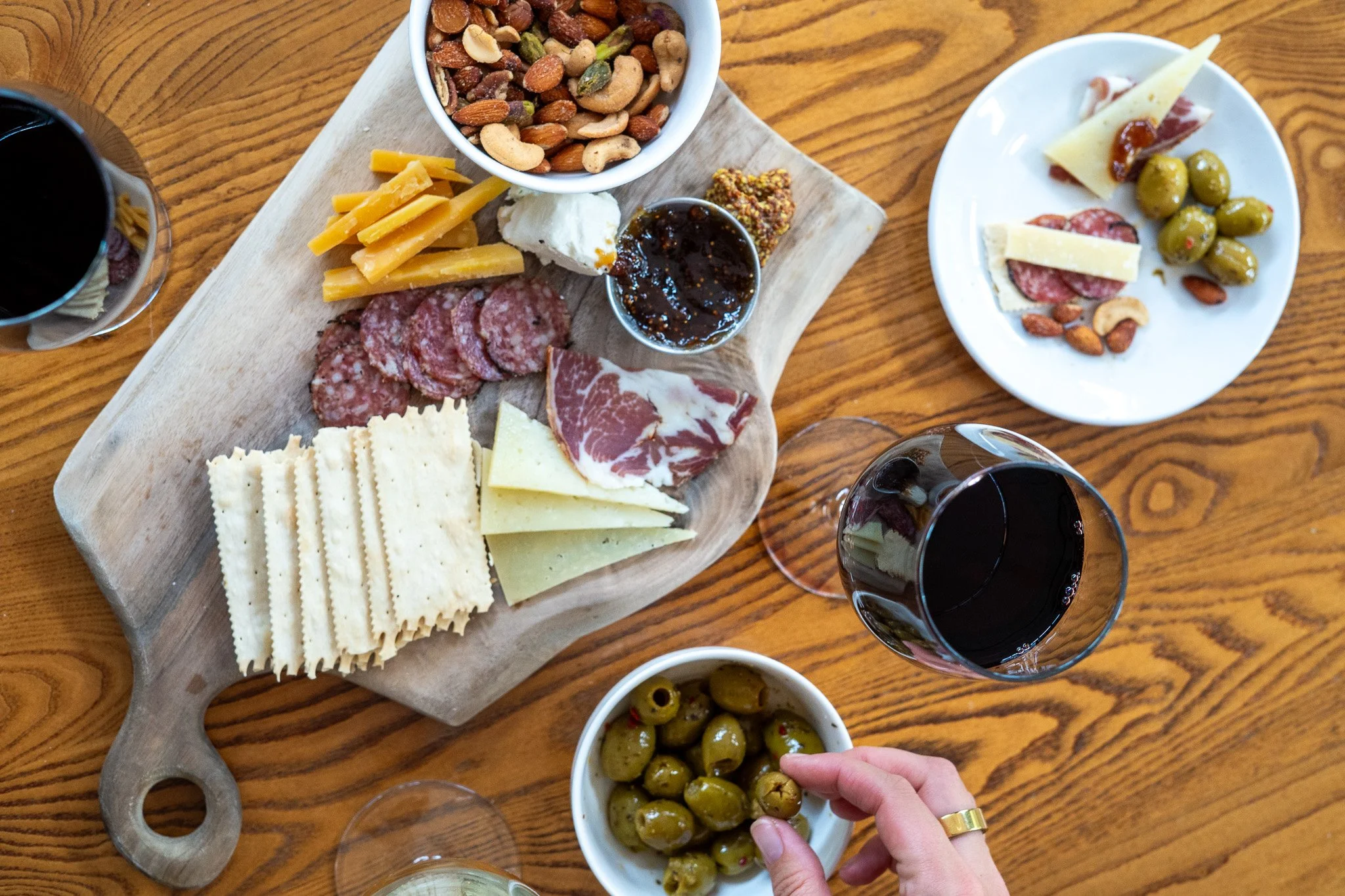 Live music + full glasses = downtown Gainesville nights done right.
Live music with Okay Kennedi Starts at 7:00. 
#WineBar #WineWednesday #HappyHour #GainesvilleSquare #GainesvilleGA #DrinkLocal #CorkItGainesville #Livemusic