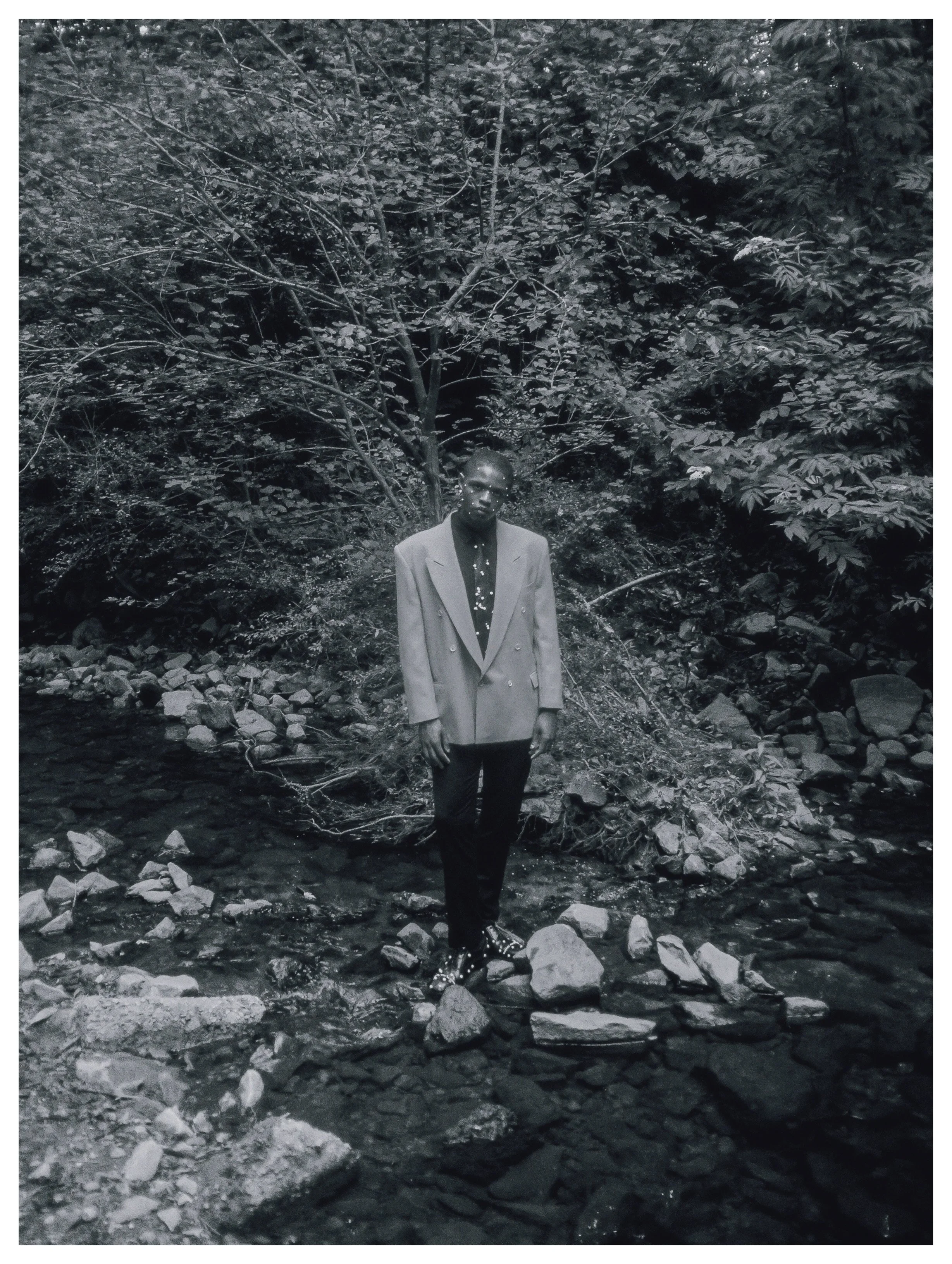 "Through the looking glass"
(2024)
@harngtn