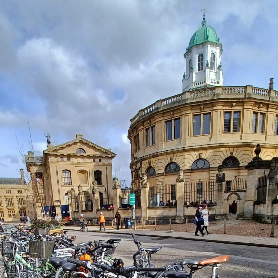 ANNOUNCEMENT: Due to Easter Bank Holiday, the school will be closed Friday 29th of March and Monday 1st of April. 🐣 The school will re-open on Tuesday the 2nd of April.

Some beautiful photos of Broad Street taken by our wonderful Director of Studie