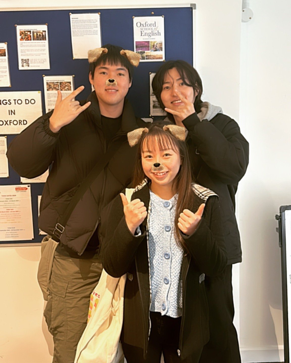Brothers Min Jun and Sang Min from South Korea and their good friend Sakurako from Japan!😇✨

Unfortunately, the filter didn't seem to work on MJ... 😜

 #studyabroadyenglish #englishlanguage #studywithus #internationalstudentlife #studyintheuk #inte