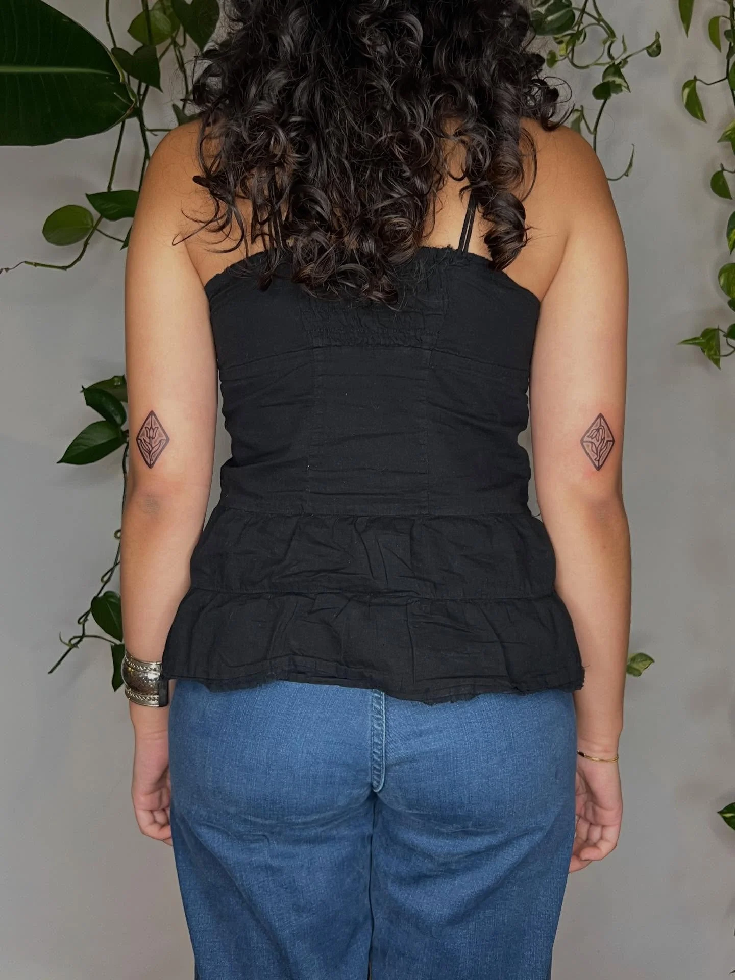 A bolder variation on an older flash design 🥀🩵