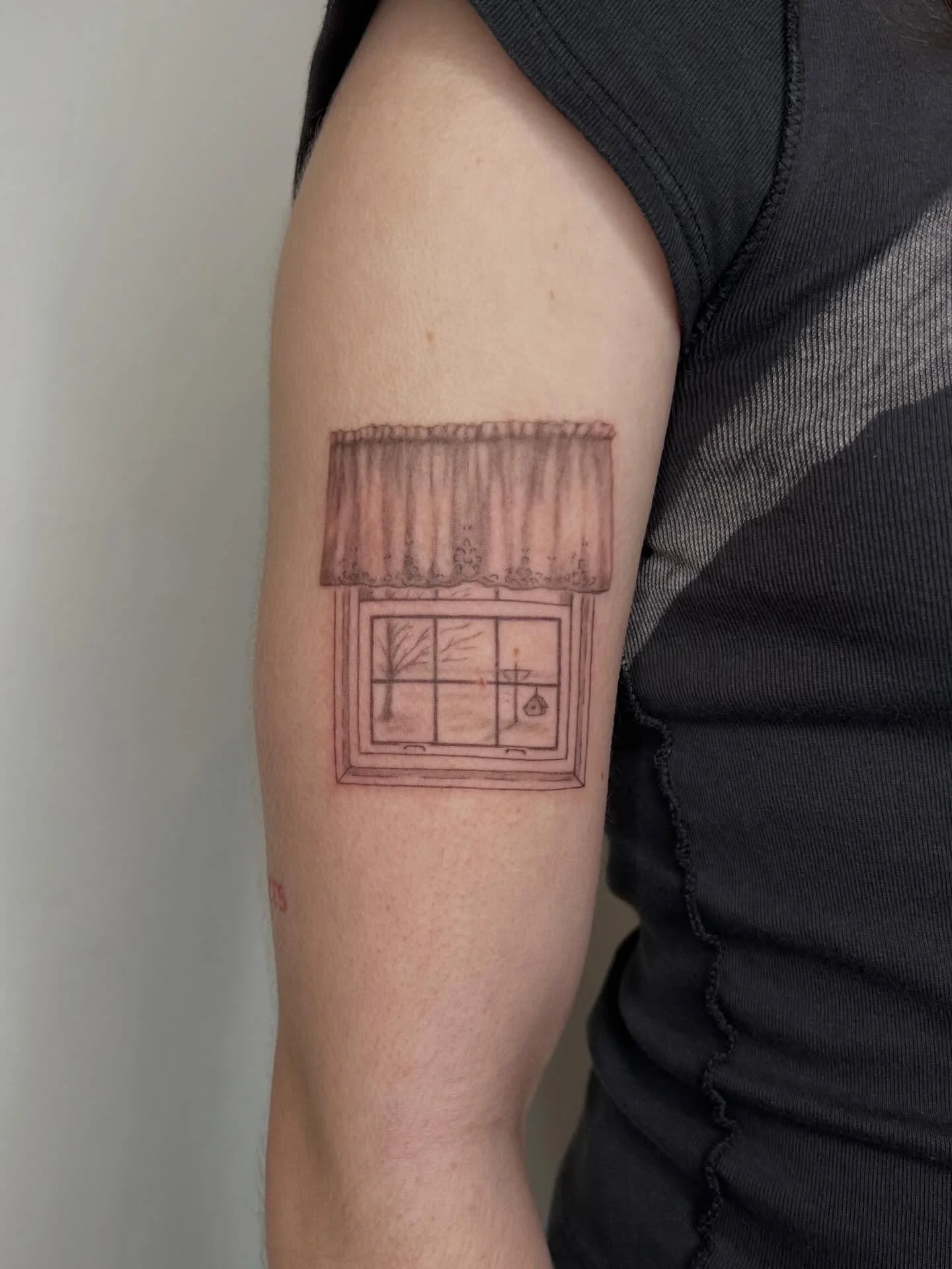 Two for Linsey- grandma&rsquo;s window + oyster from flash 🩵 made @angelkissesstudio 🩵 tysm!!