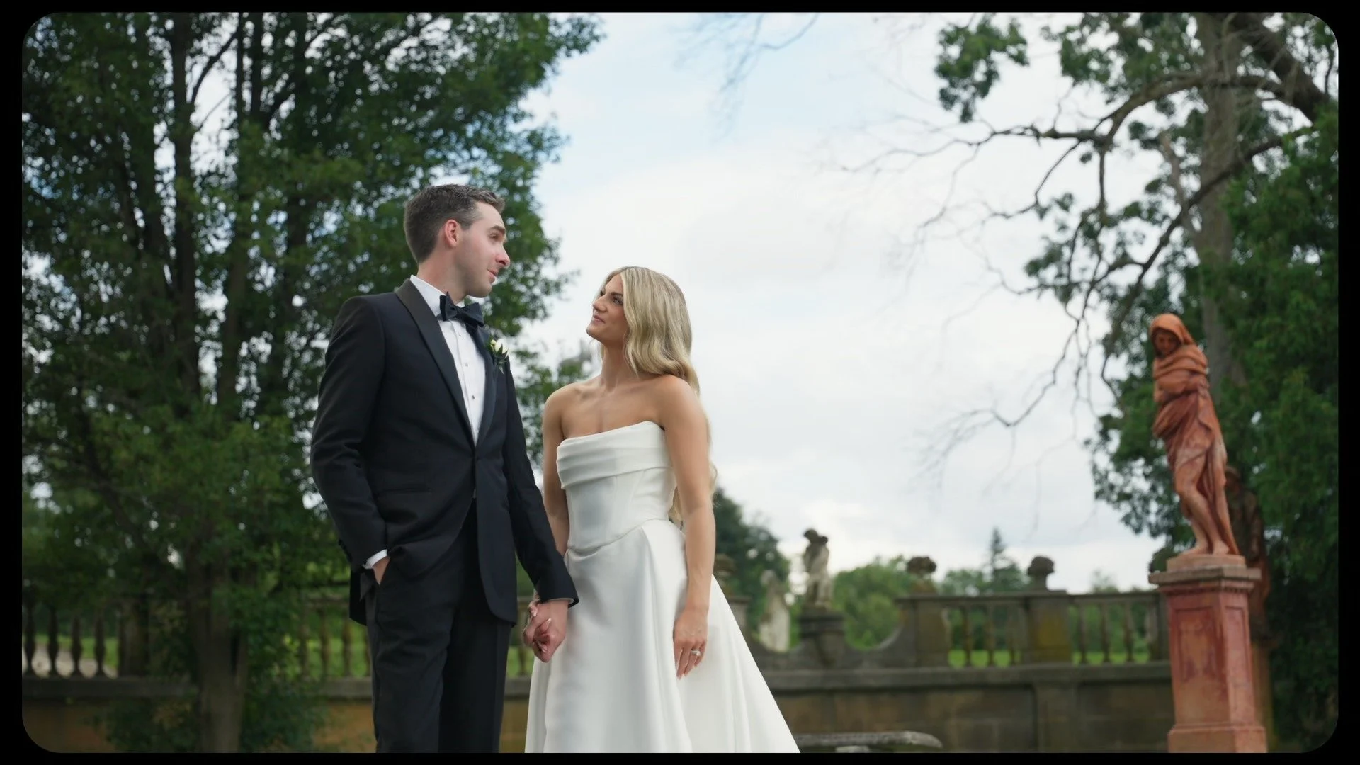 A handful of scenes from a stunner at the amazing @loyola_cuneomansion 

Planner: @ohanaeventsinc
Venue: @loyola_cuneomansion
Photo: @clarypfeiffer
Video: @sowlefilmstudio 🙋🏼&zwj;♂️
Floral: @flowersbykh
H&amp;MU: @anomaliebeautyagency @sel.anomalie
