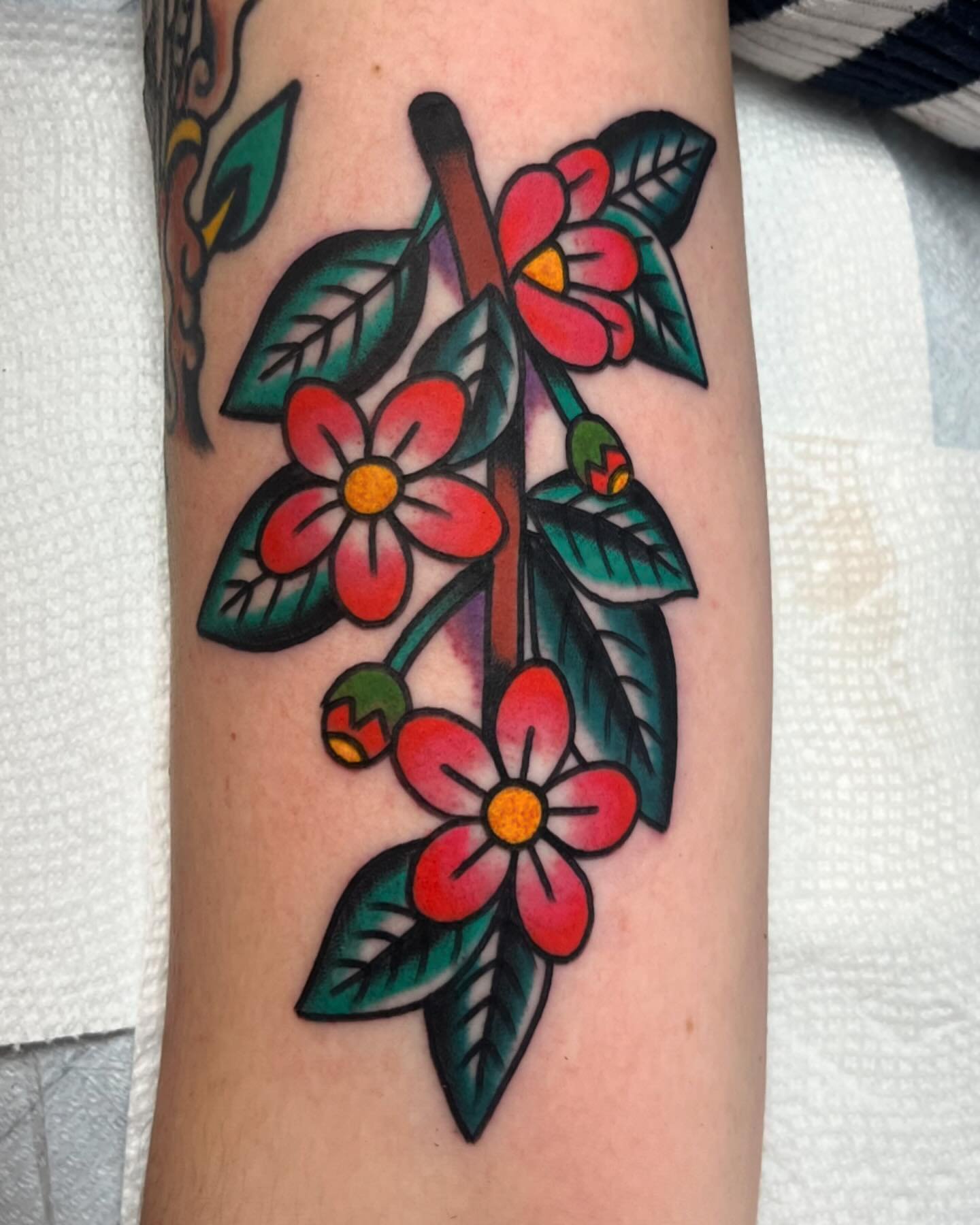 Done by @juliacampione 🌈🌈🌈
Link in her bio for booking 
#chicago #chicagotattooartist #chicagotattooshop #lakeview #logansquare #andersonville #wickerpark #ravenswood #chicagotattoos #chicagotattooartists #tattoo #midwesttattoo #midwesttattooer #l