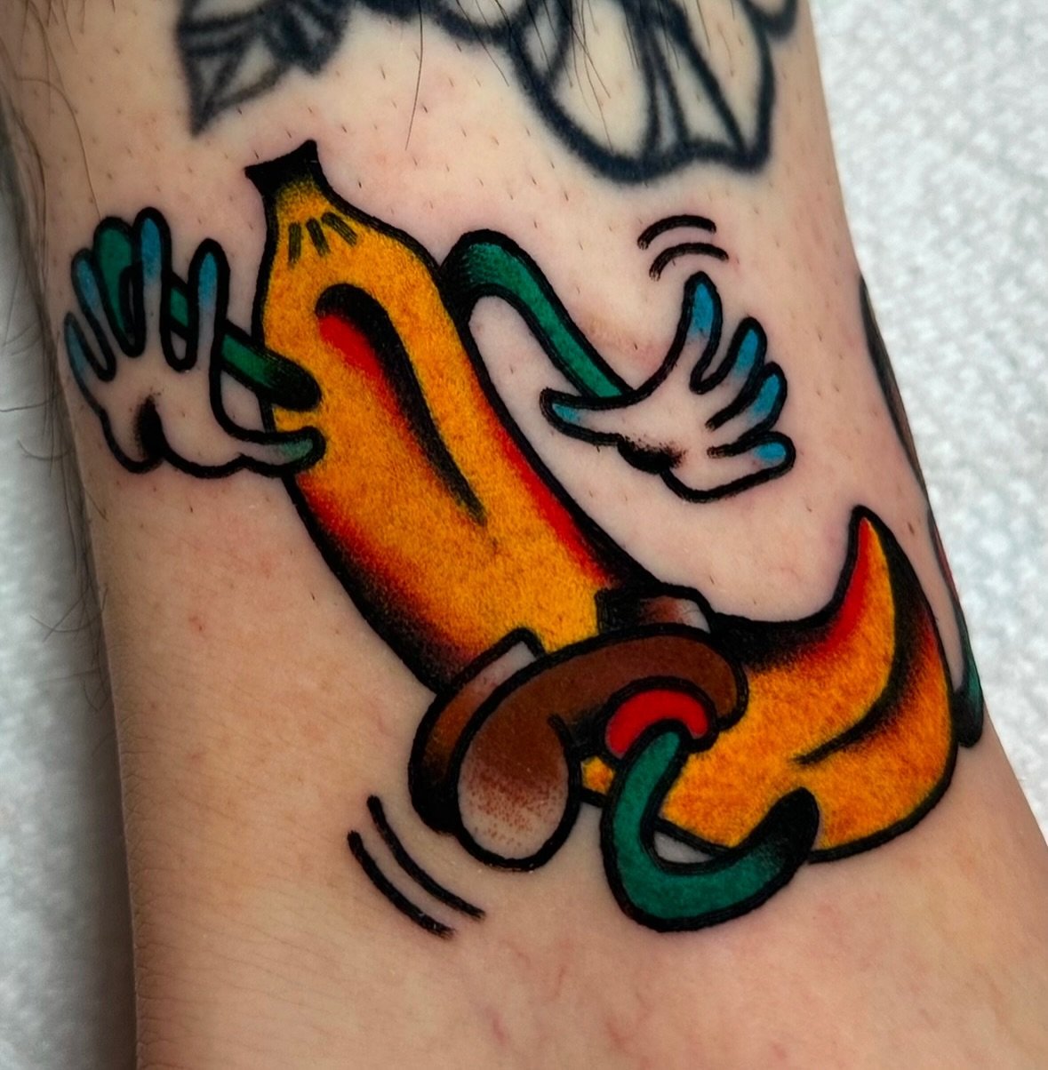 Currently booking for January!! @good.omen.tattoo 

DM to book - flash or custom 

#traditionaltattoo #traditionaltattooartist #chicagotattoo #chicagotattooartist #chicagotattooshops #chicagotattoo #chicagotattooing #traditionaltattooing #ladytattooe