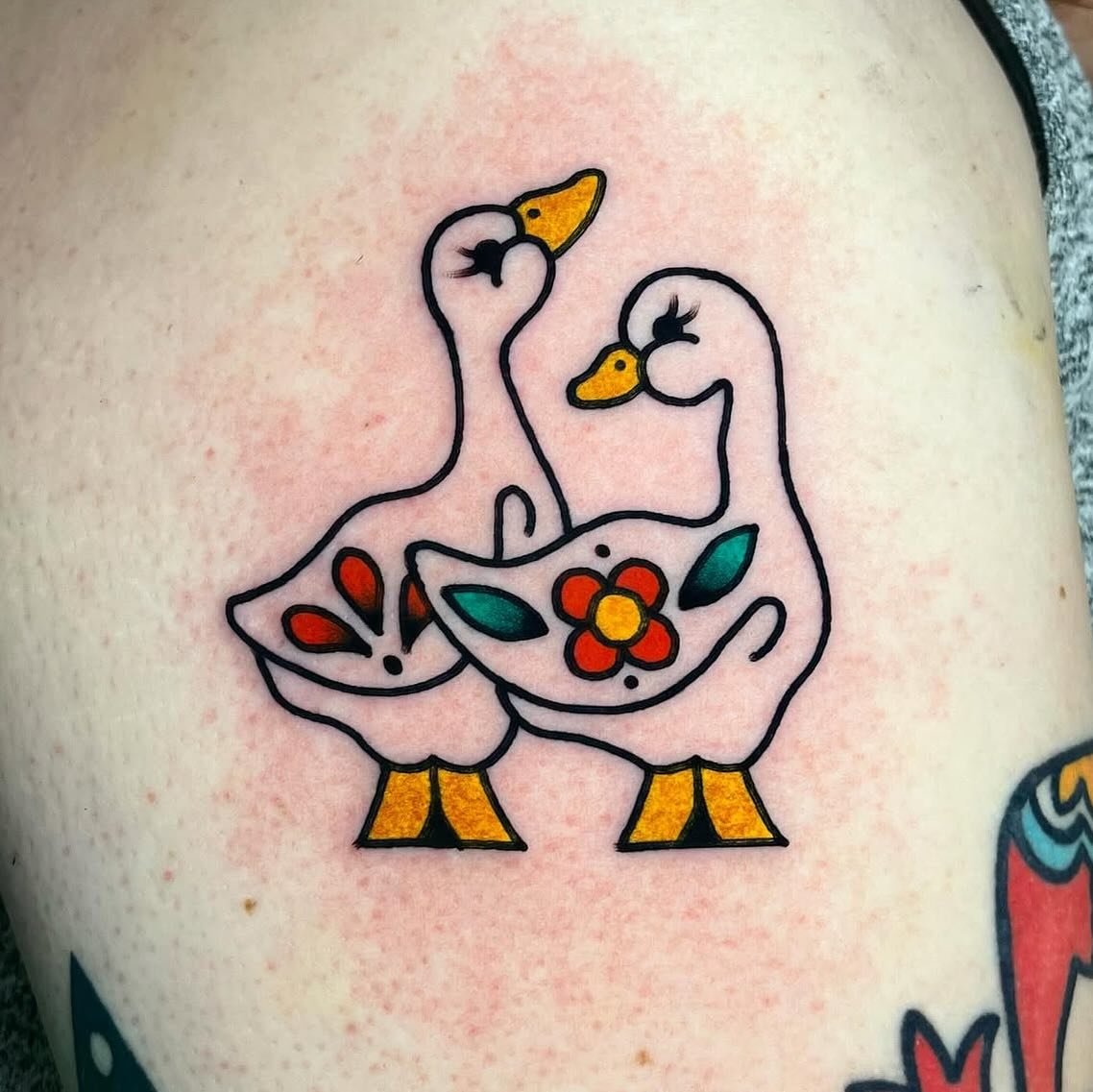Done by @tourtellinie 🌼🌼🌼 DM her to book @tourtellinie @tourtellinie @tourtellinie #chicagotattooartist #chicagotattooshop #chicagotattooshops #chicagotattooartist #chicagotattoos #chicagotattoo #ladytattooer #ladytattooers #midwesttattooer #midwe