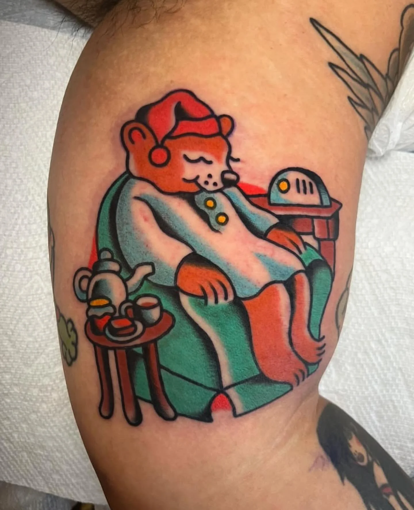 Done by @juliacampione 🌈🌈🌈
Link in her bio for booking 
#chicago #chicagotattooartist #chicagotattooshop #lakeview #logansquare #andersonville #wickerpark #ravenswood #chicagotattoos #chicagotattooartists #tattoo #midwesttattoo #midwesttattooer
