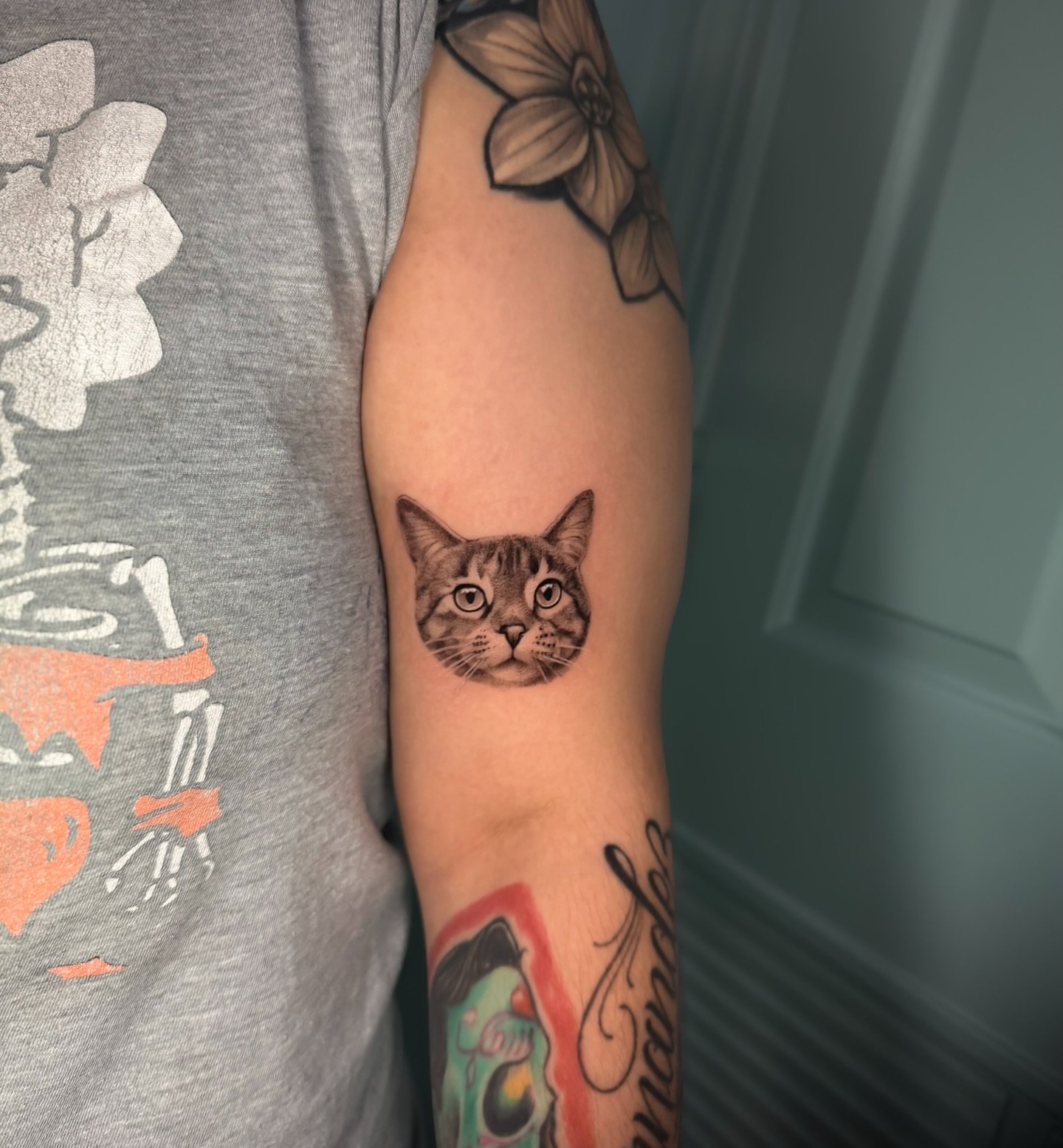 🐱🐈 thank you Lucy for trusting my work🙏🏼
I have openings books for August and September in the beautiful @good.omen.tattoo 💘
the sani deals still going.
To book please Dm me your idea with size and placement 🙏🏼
.
3RL for life 🫡 and @pepax_usa