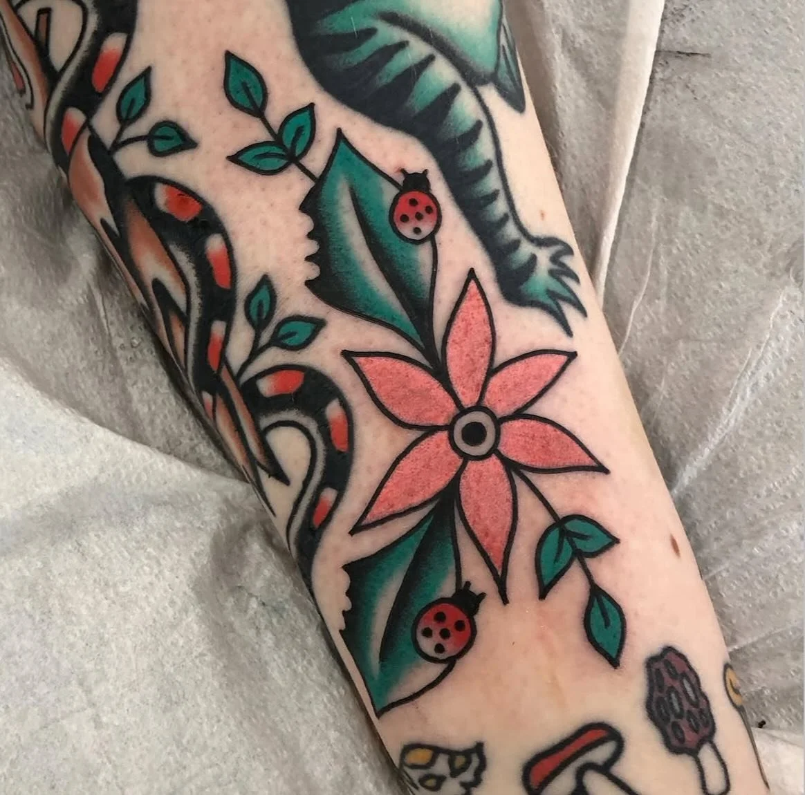 GUEST ARTIST @stab_itha will be with us 8/22-8/23 💓💓💓 DM her to book @stab_itha @stab_itha @stab_itha

#chicagotattooartist #chicagotattooshop #chicago #chicagotattooshops #chicagotattooartist #chicagotattoos #chicagotattoo #thingstodoinchicago #l