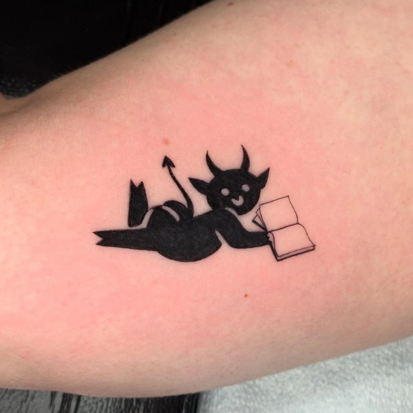 Little devil babies by @flanlo 🕉️🕉️🕉️ DM her to book @flanlo @flanlo @flanlo 

#chicagotattooartist #chicagotattooshop #chicagotattooshops #chicagotattooartist #chicagotattoos #chicagotattoo #ladytattooer #ladytattooers #midwesttattooer #midwestta