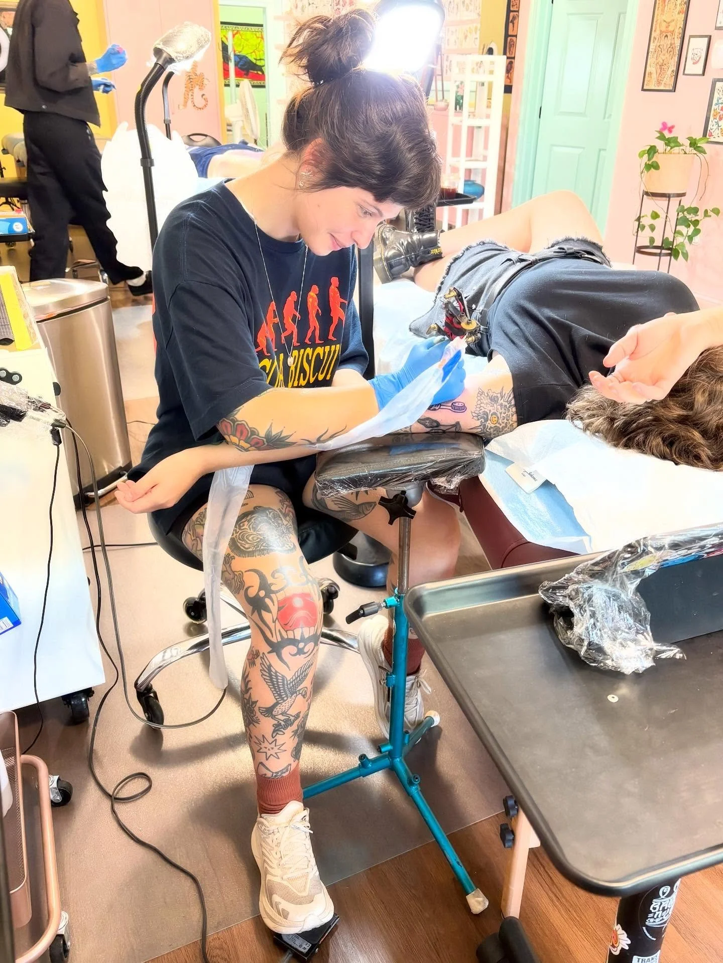 Thank you to everyone who gets tattooed
🍂 🍂 🍂 
good-omen-chicago.com
🕉️🕉️🕉️