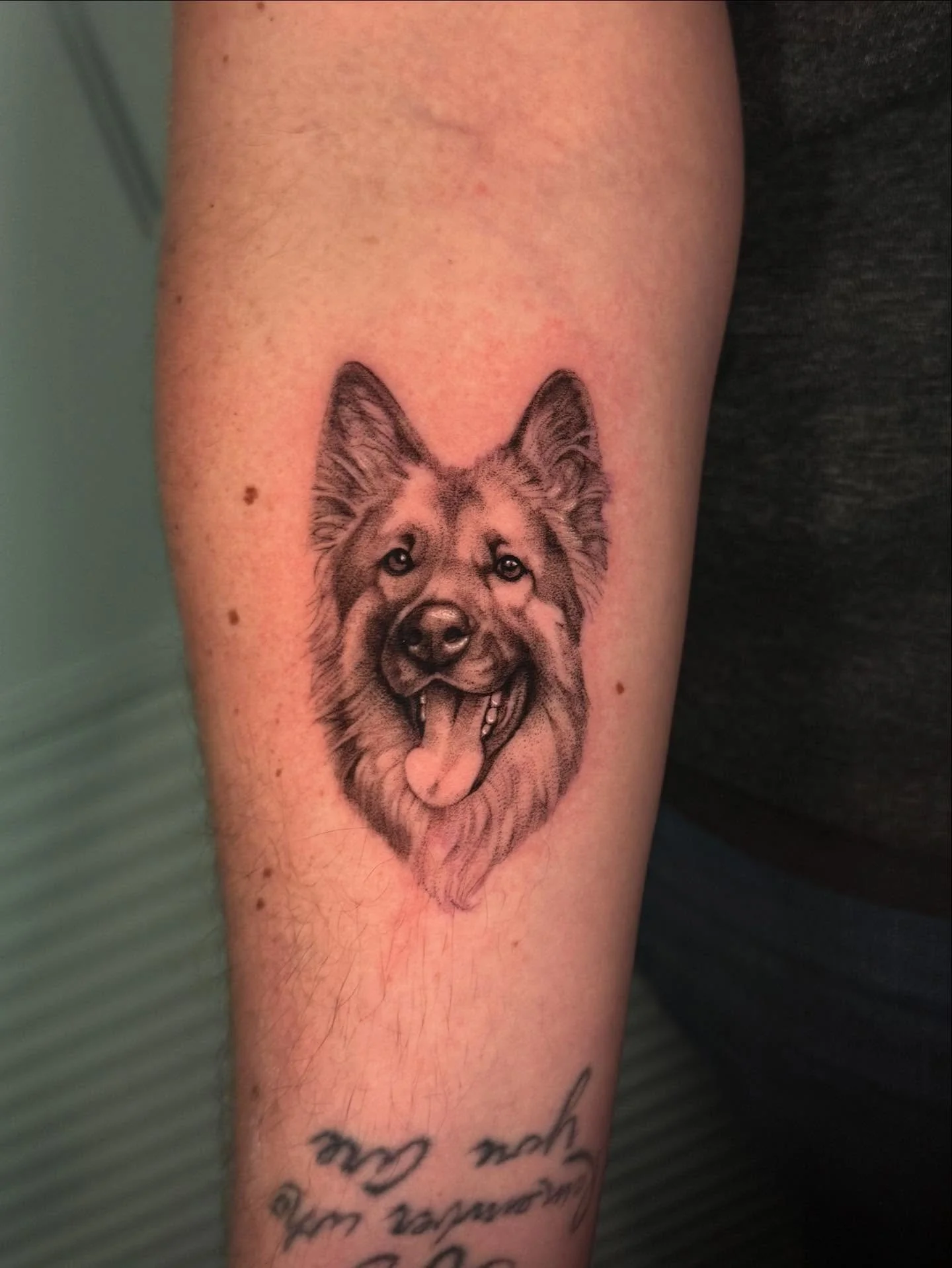 Done by @flanlo 🕉️🕉️🕉️ DM her to book @flanlo @flanlo @flanlo 

#chicagotattooartist #chicagotattooshop #chicagotattooshops #chicagotattooartist #chicagotattoos #chicagotattoo #ladytattooer #ladytattooers #midwesttattooer #midwesttattoo #petportra