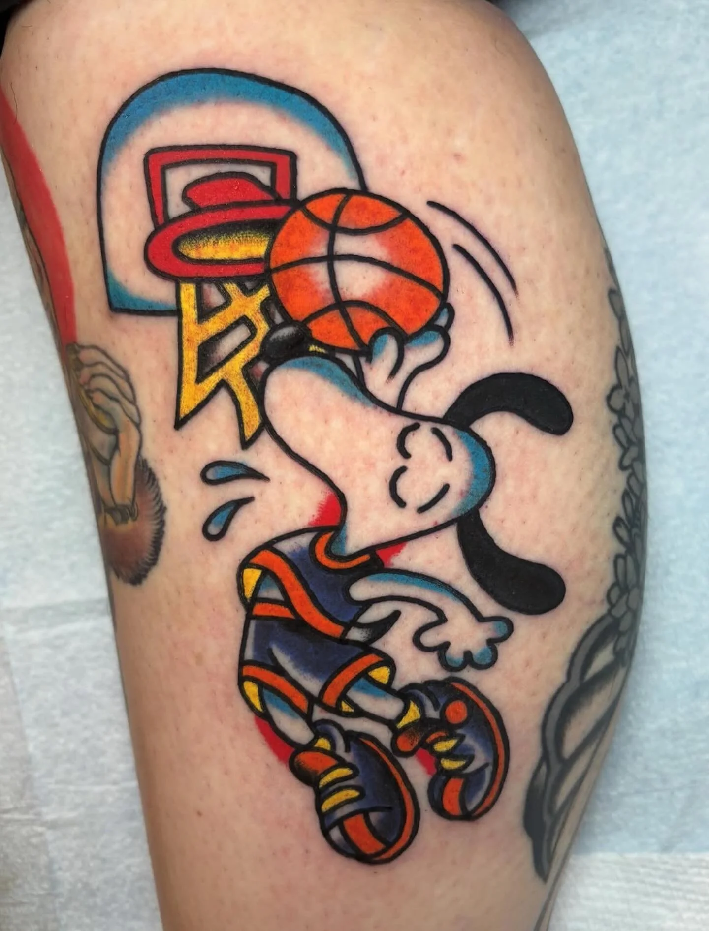 Done by @juliacampione 🌈🌈🌈 FOR BOOKING&mdash; campionetats@gmail.com
#chicago #chicagotattooartist #chicagotattooshop #lakeview #logansquare #andersonville #wickerpark #ravenswood #chicagotattoos #chicagotattooartists