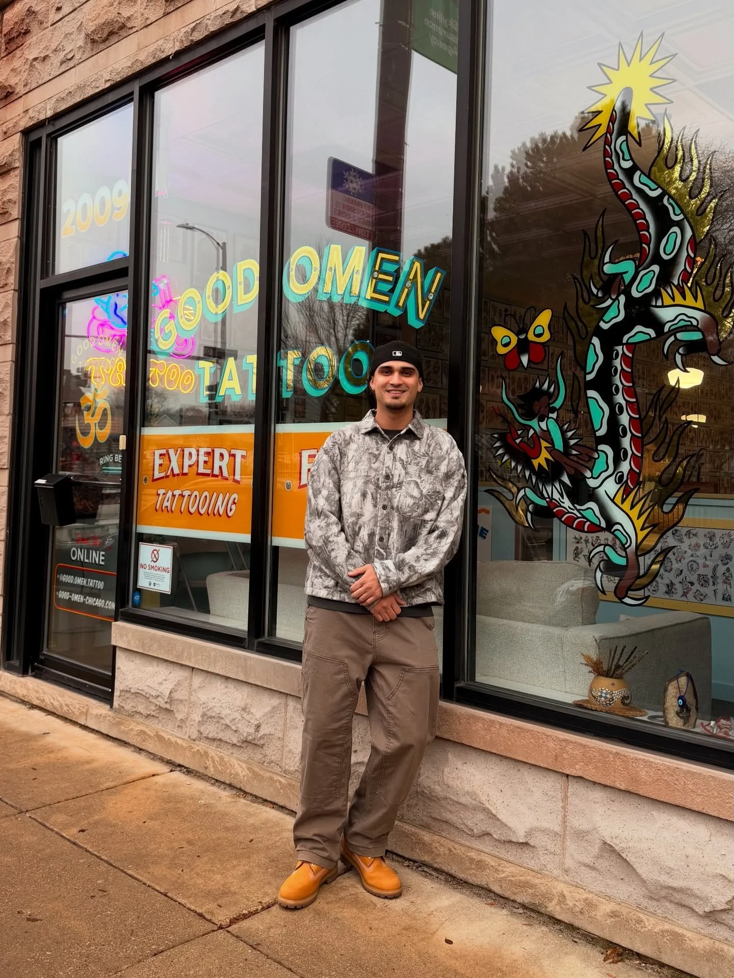 Hey everyone! Super happy to share that starting February 1st, you&rsquo;ll be able to find me at @good.omen.tattoo 🖤
A huge thanks to @juliacampione for the opportunity, and to the team at @5thcloudstudios and @sirclasik for all the support and the