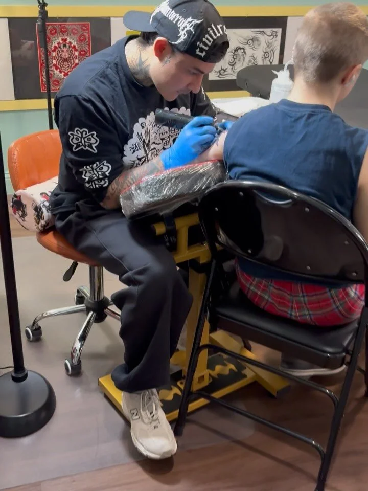 Thank you for getting tattooed 🕉️
2009 W Belmont Ave.

#chicagotattooartist #chicagotattooshop #chicagotattooer #chicagotattoo #chicagotattooshops