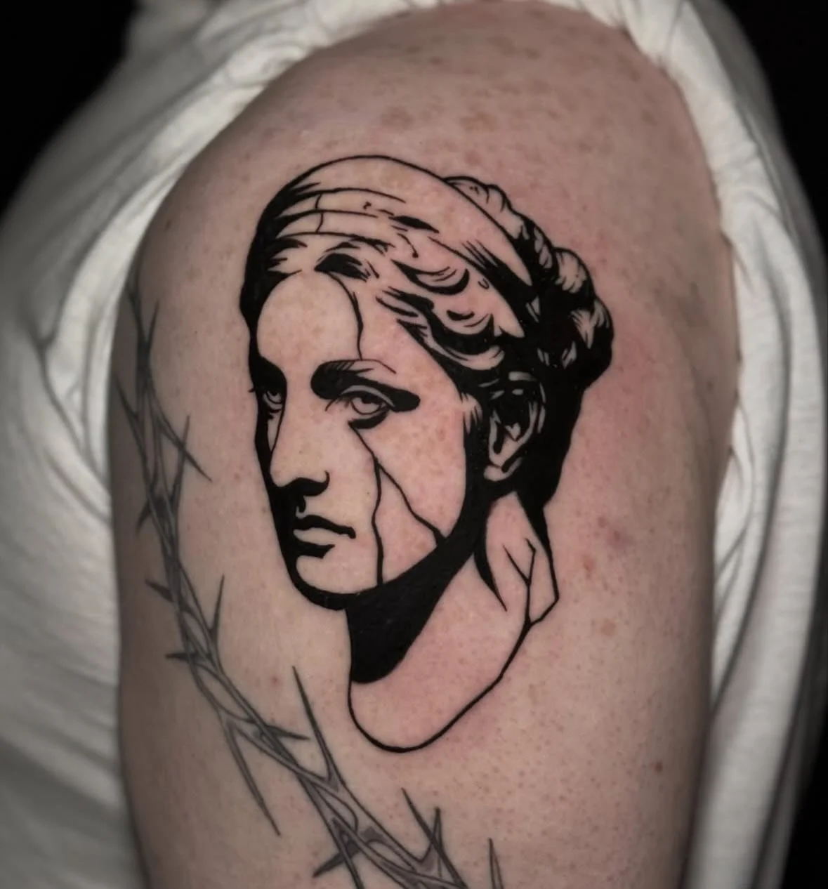 Done by @madrid_tatts 🌙 DM him to book @madrid_tatts @madrid_tatts @madrid_tatts 

#chicagotattooshop #chicagotattooshops #chicagotattooer #chicagotattoos #chicagotattooartist