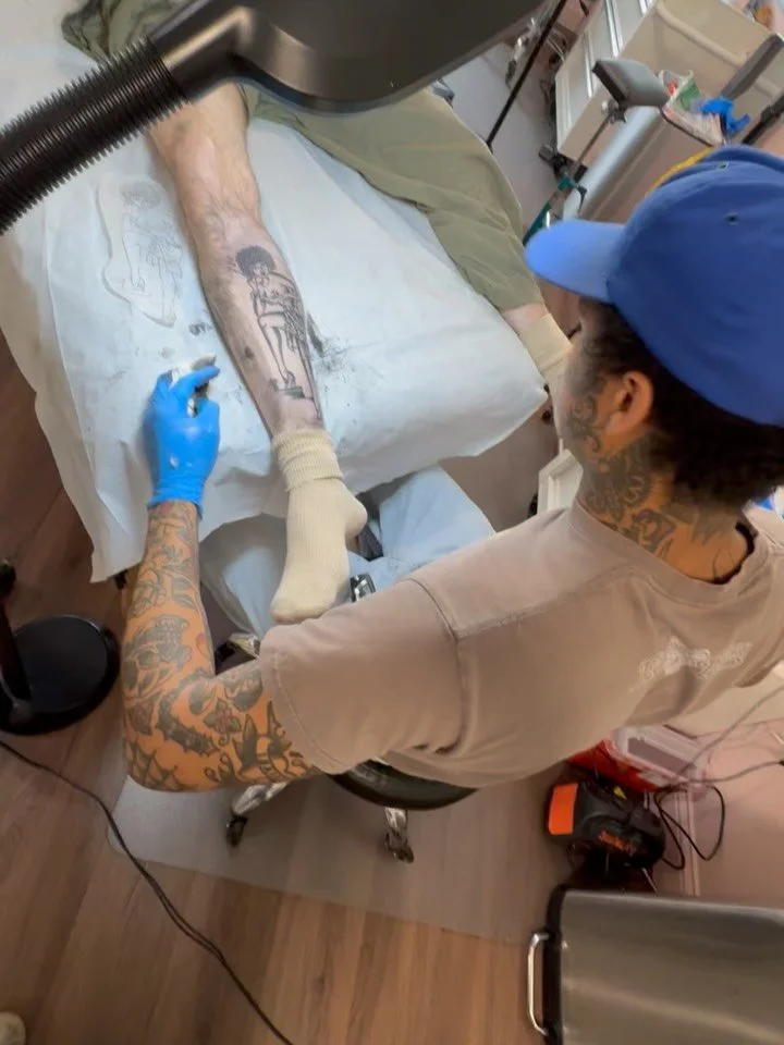 Thank you to everyone who gets tattooed 
🕉️🕉️🕉️
good-omen-chicago.com

#chicagotattooshop #chicagotattooartist #chicagotattoo #chicagotattooer #chicagotattooshops