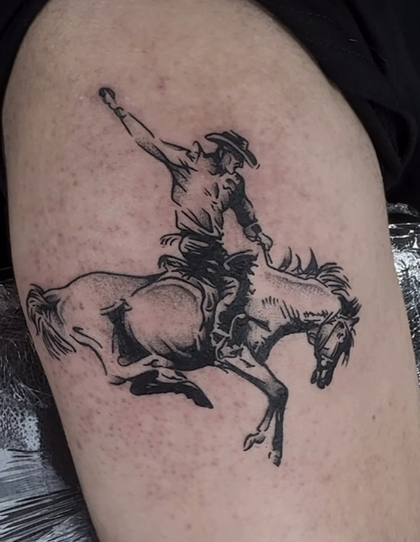 Done by @madrid_tatts 🌙 DM him to book @madrid_tatts @madrid_tatts @madrid_tatts 

#chicagotattooshop #chicagotattooshops #chicagotattooer #chicagotattoos #chicagotattooartist