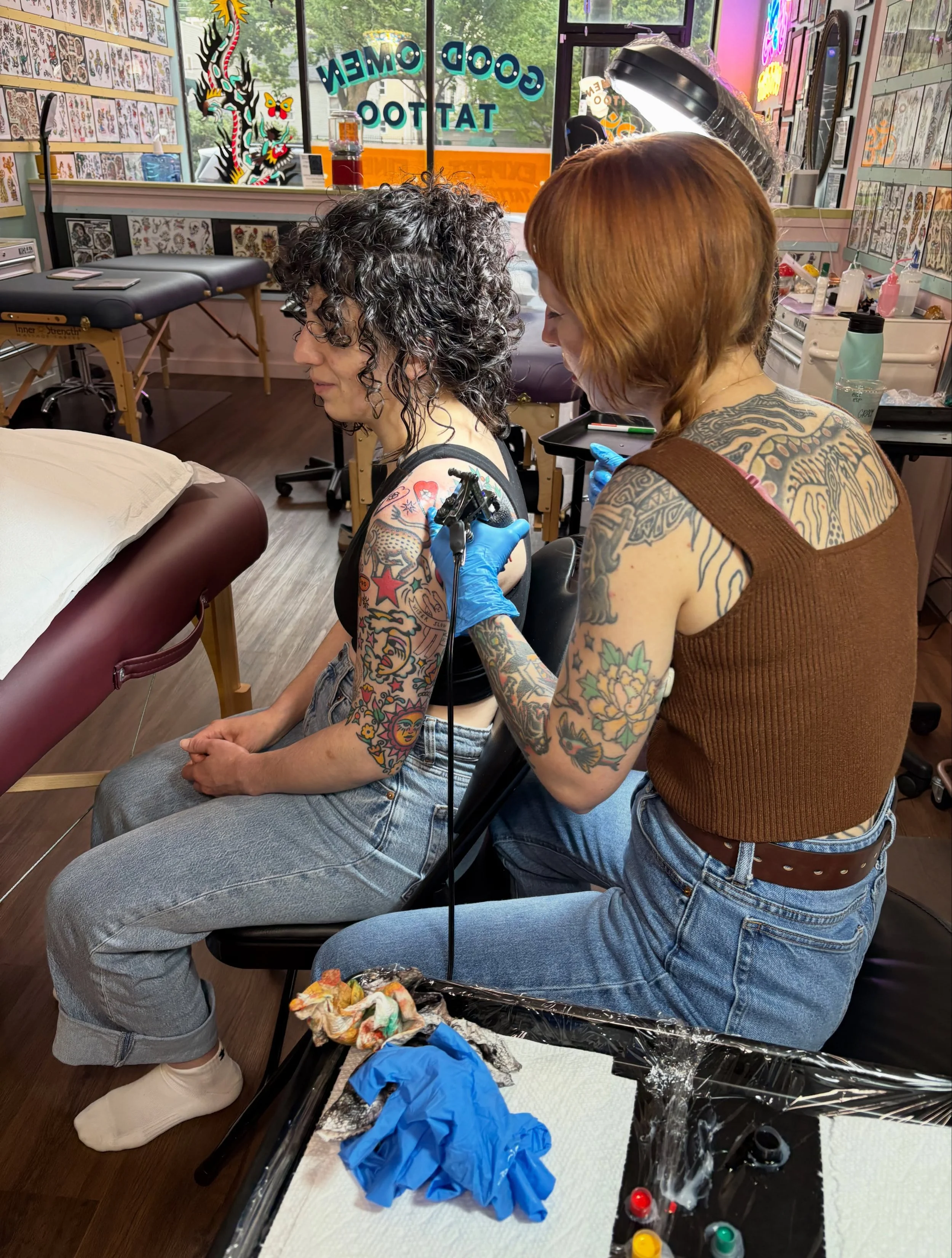 Thank you for stopping by @tattoogracie 🫶 
Give her a follow for future travel dates @tattoogracie @tattoogracie @tattoogracie

#chicago #chicagotattooartist #chicagotattooshop #chicagotattooer #chicagotattoos