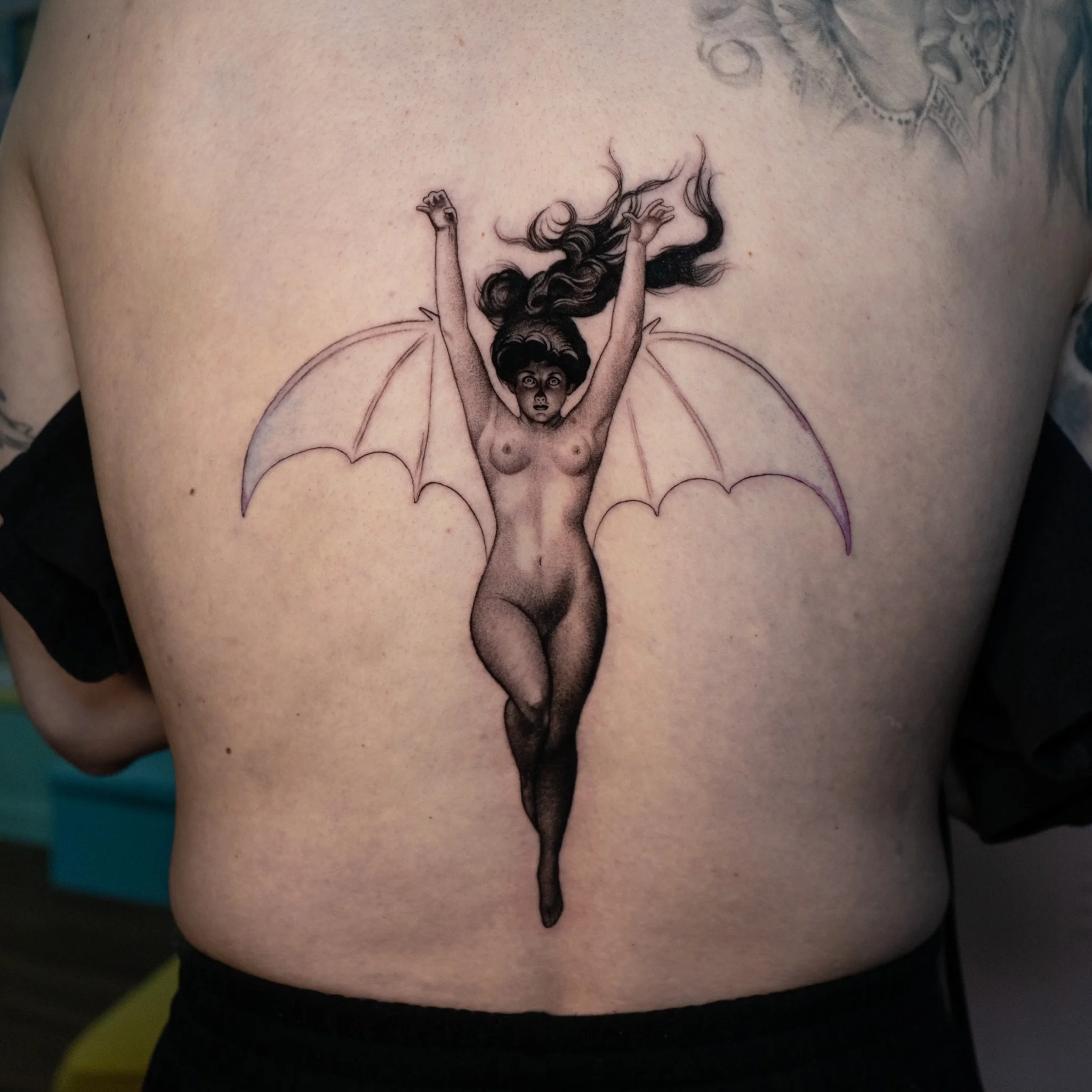 This was the result from the first session I did for Noa!🧛🏻&zwj;♀️🖤 She handled it amazingly, always appreciate that so I can take my time and make the tattoo as perfect as possible. I&rsquo;ll be posting the final result after the second session 