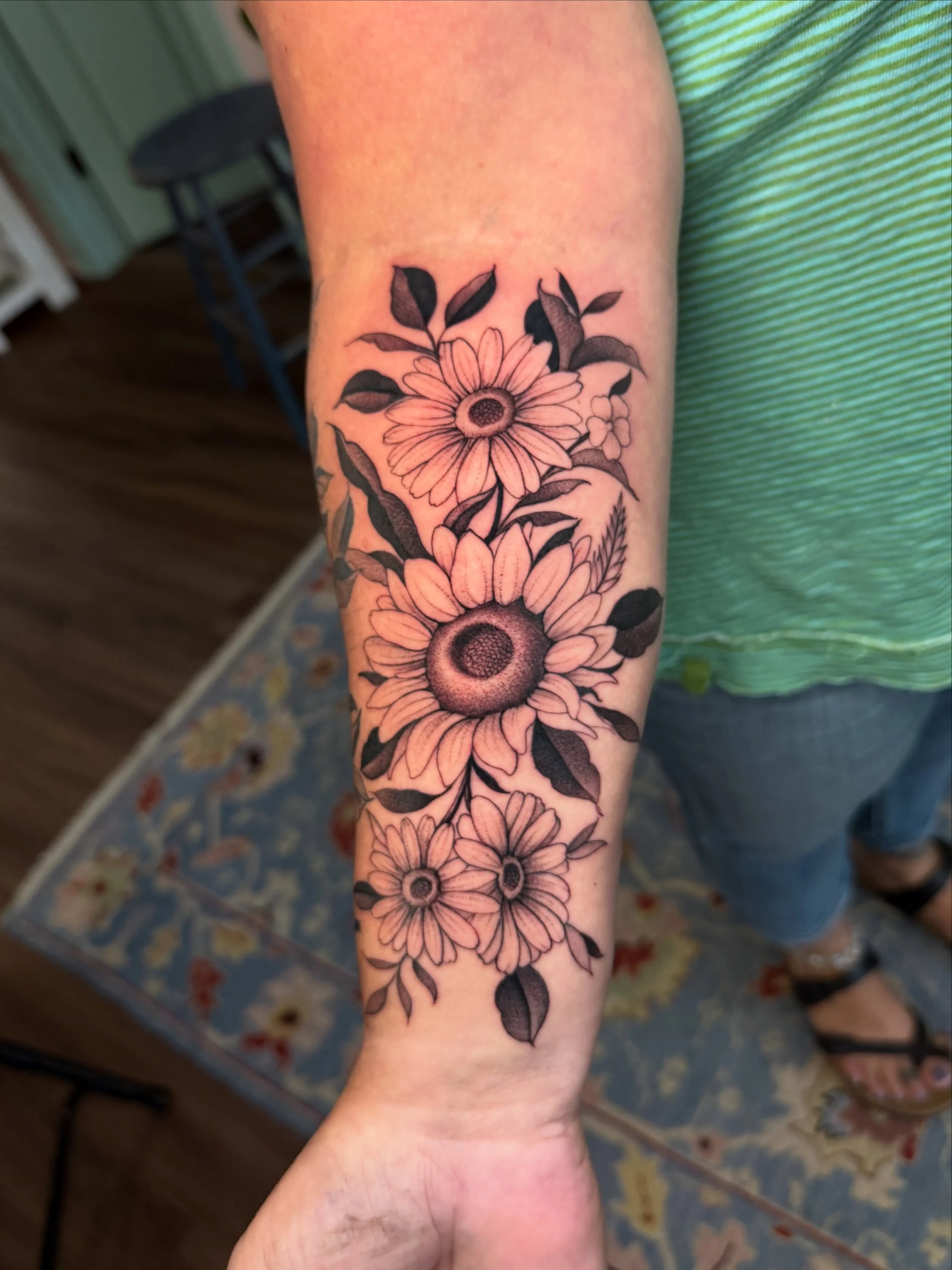 Tattoos done by @mat.tattss 🕉️🕉️🕉️ He&rsquo;s currently booking August. Hit the link on his bio to book @mat.tattss @mat.tattss @mat.tattss

#chicago #chicagotattooshop #chicagotattooartist #chicagotattooer #chicagobucketlist
