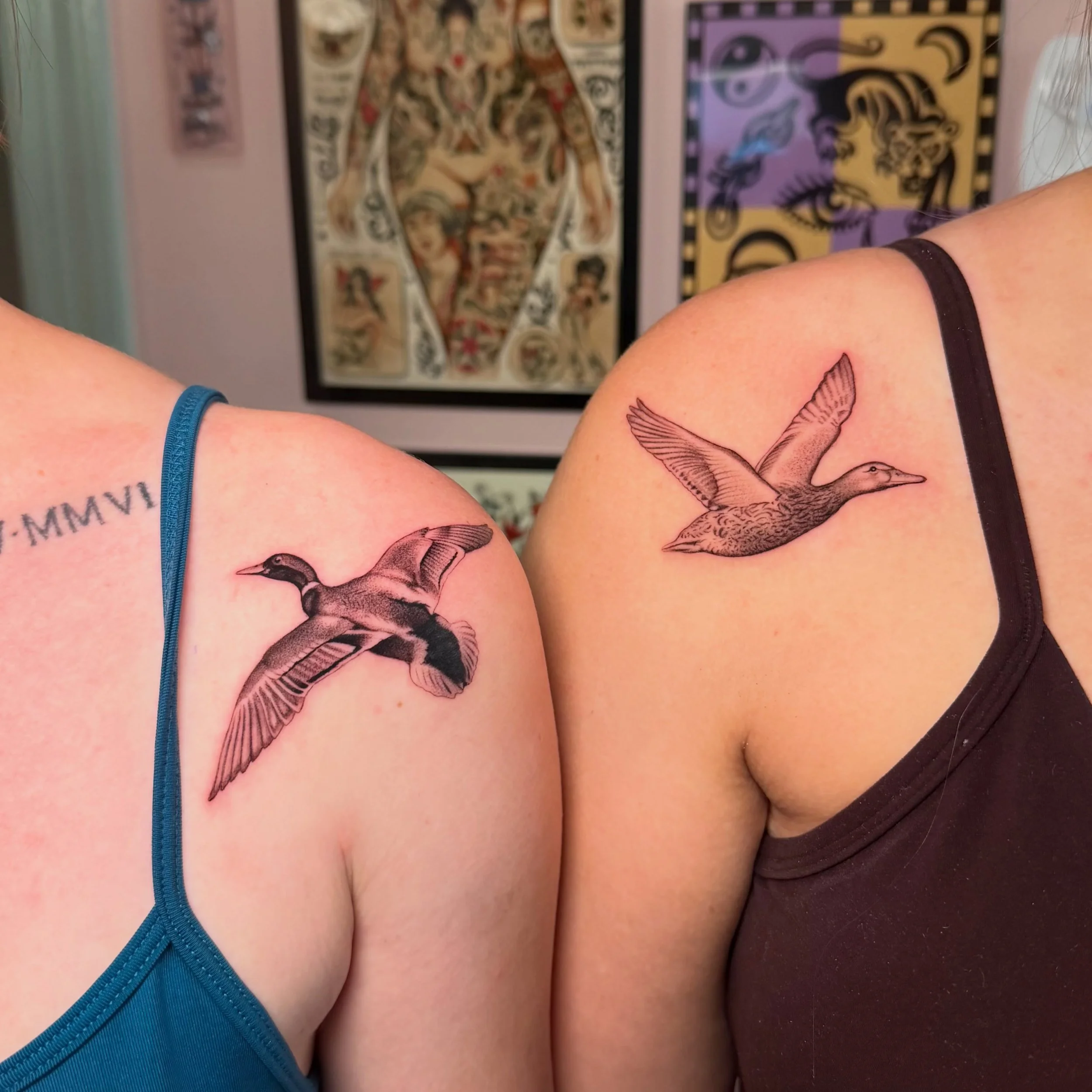 A pair of ducks that made their way to Nebraska! 🦆🦆

I absolutely love creating pieces like this. If you&rsquo;ve been thinking about getting something similar, send me a message!

Last few spots available for August :)

Done at @good.omen.tattoo !
