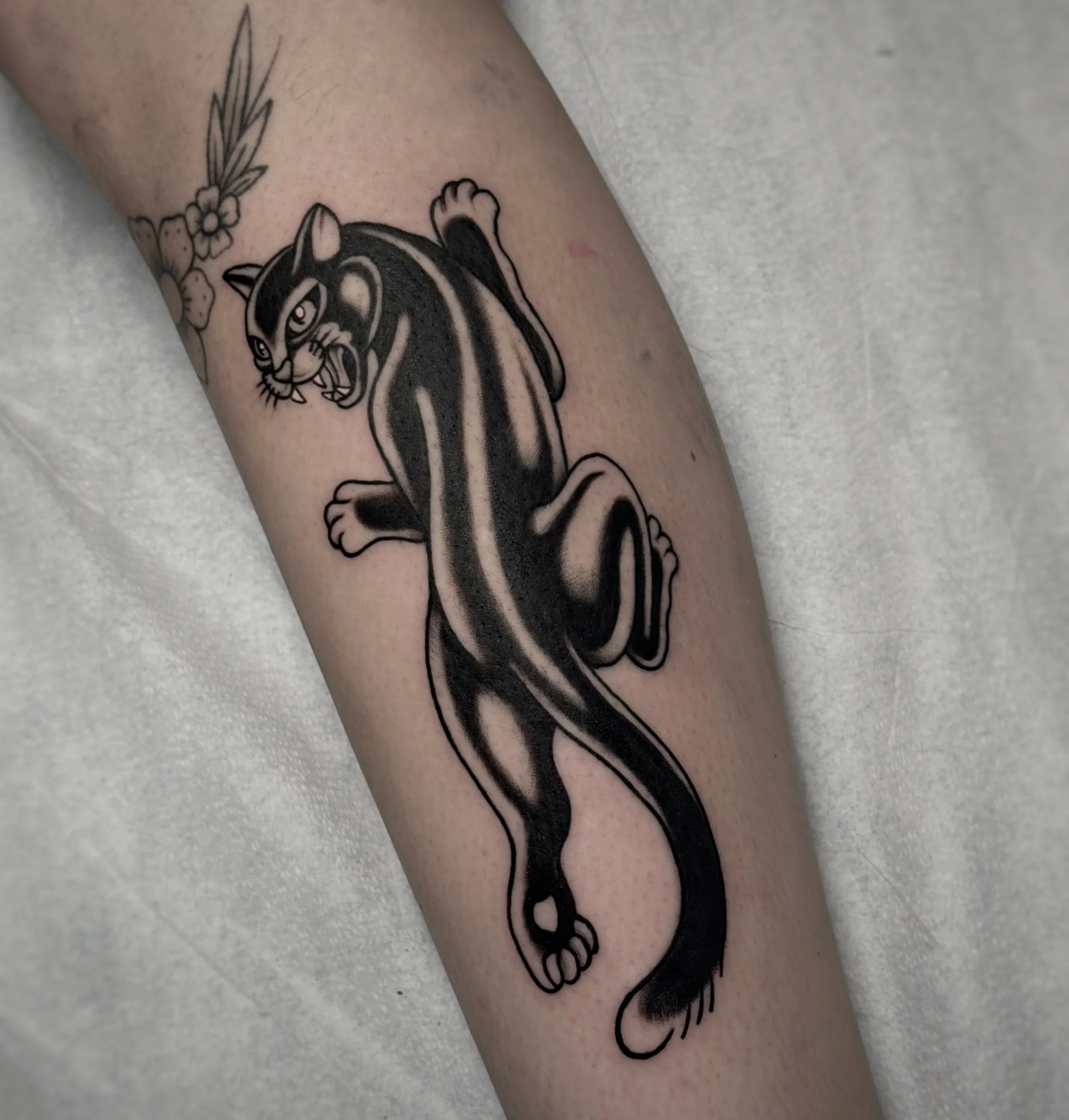 Tatts y life lately 🖤 
Much love to y&rsquo;all for being part of this 🫡🔥 
.
@good.omen.tattoo 🌙
.
.
#tattoo #traditionaltattoo #flashtattoo #chicago