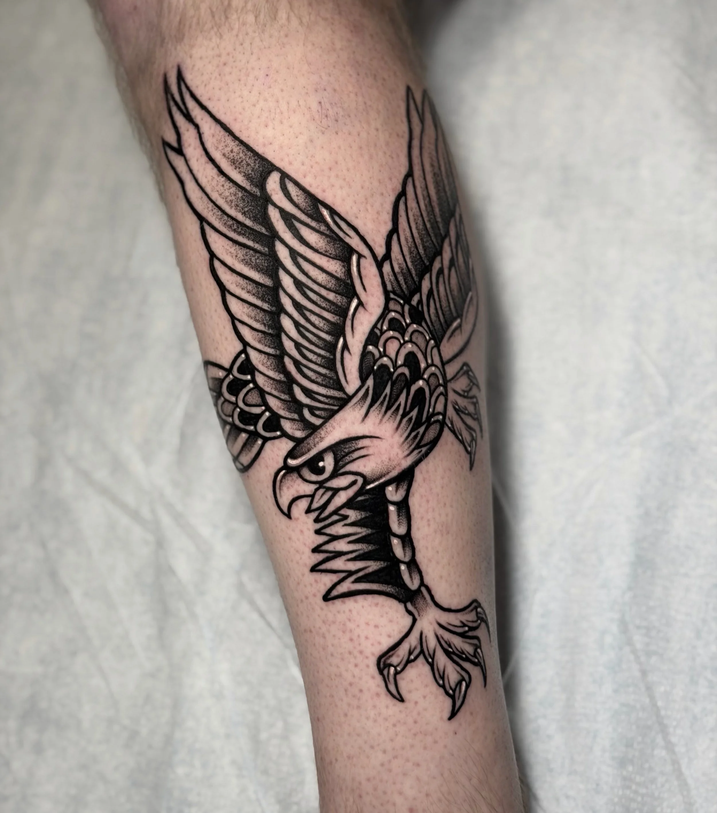 A little bit of everything. Thank you to everyone who comes in to get tattooed and share a moment of their life with me at the studio! 🫡🖤🔥
At: @good.omen.tattoo 
.
.
#tattoo #traditionaltattoo #chicago #tattooideas