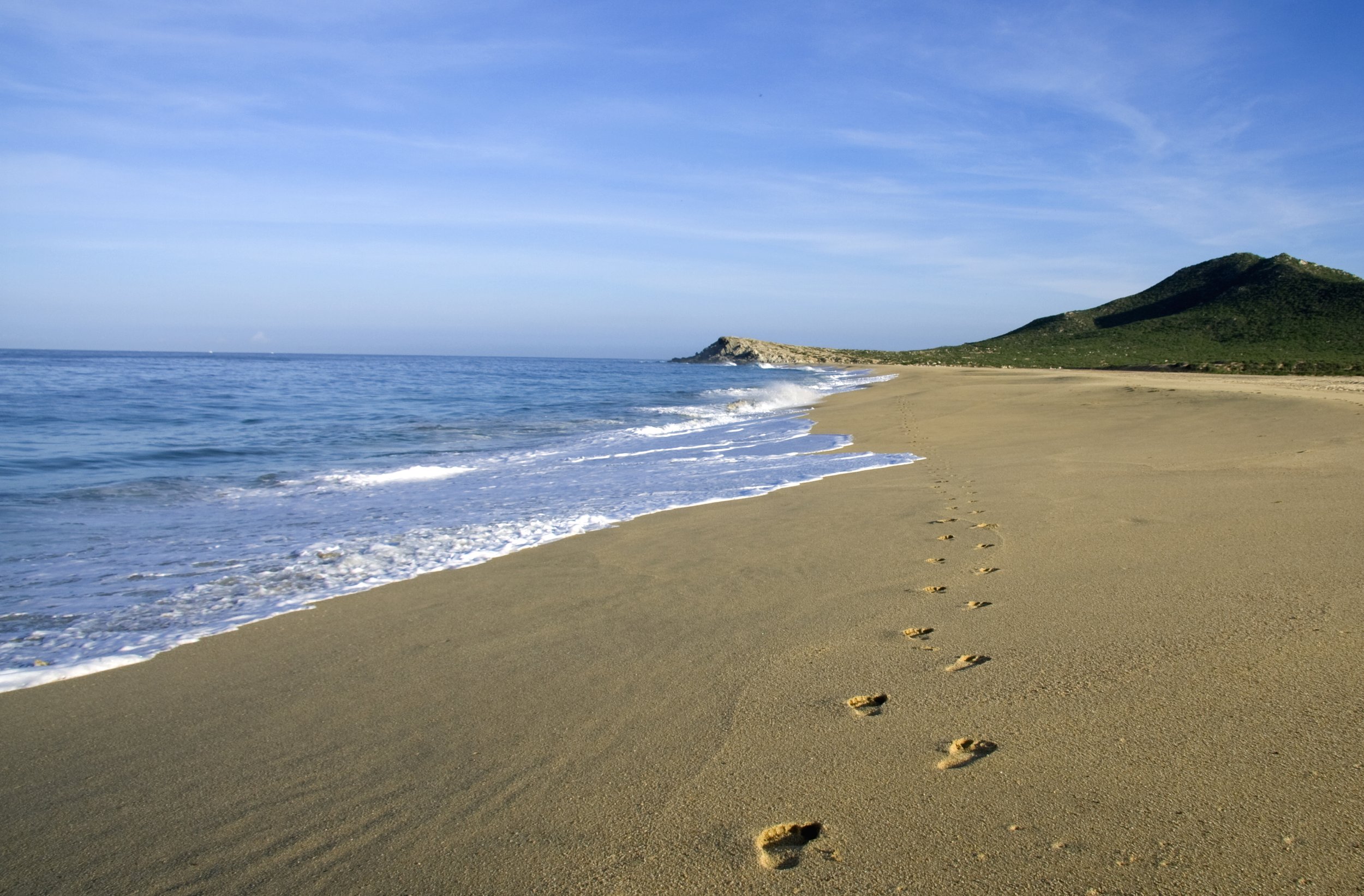 beach_footprints_north.jpg