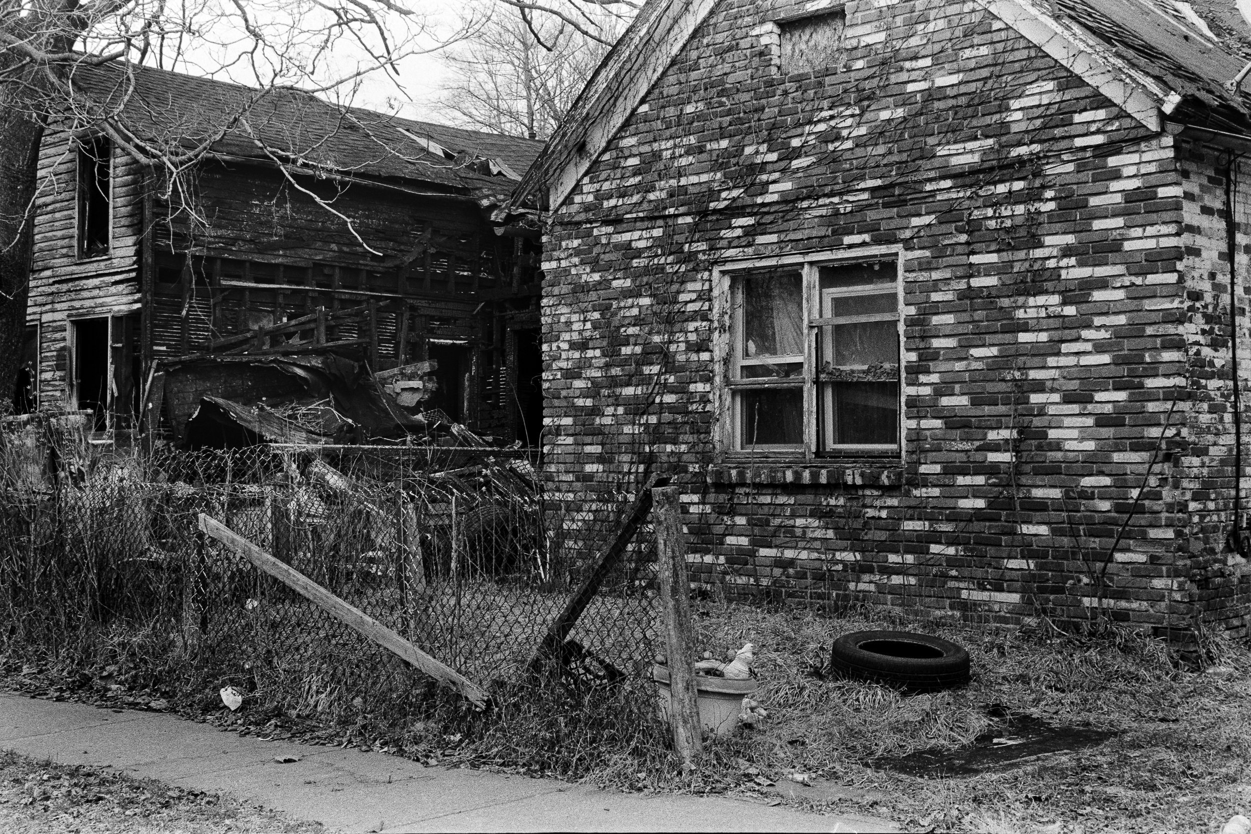 B&W STREET-2.jpg