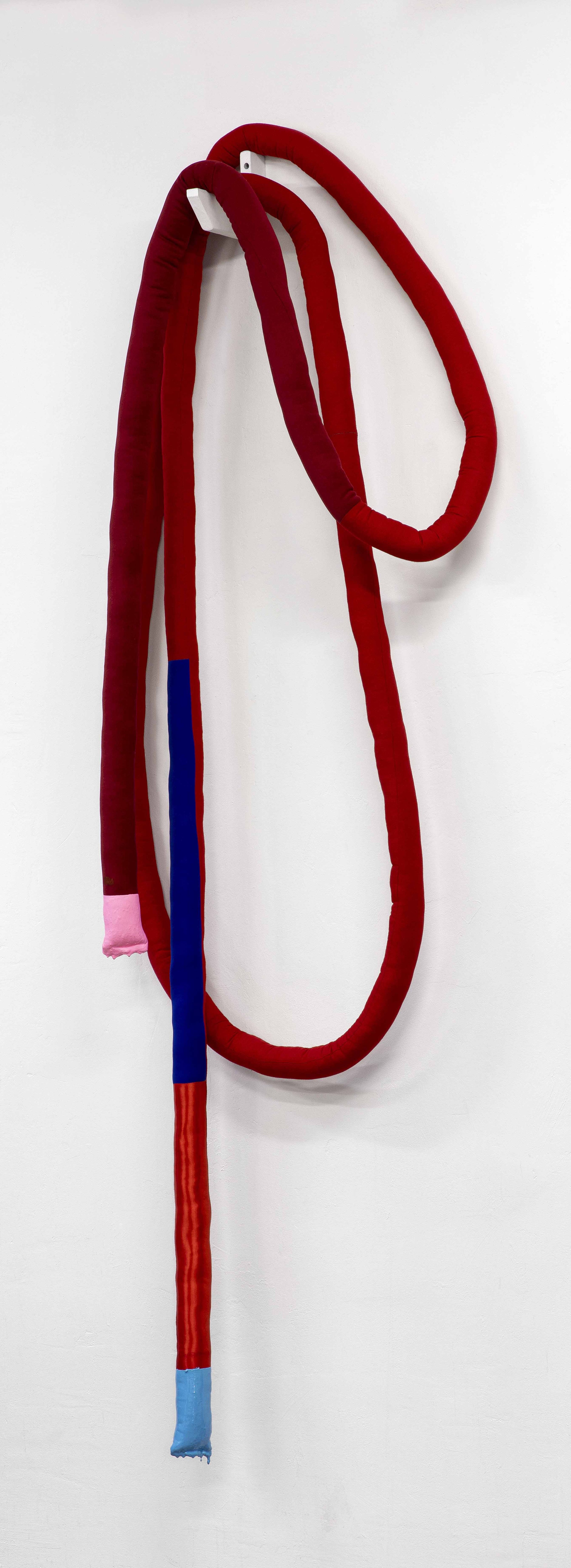 Neil Fortune, Courage, 2021, 256x84x34 cm. Textile, polyester, enamel-paint, acrylic-paint