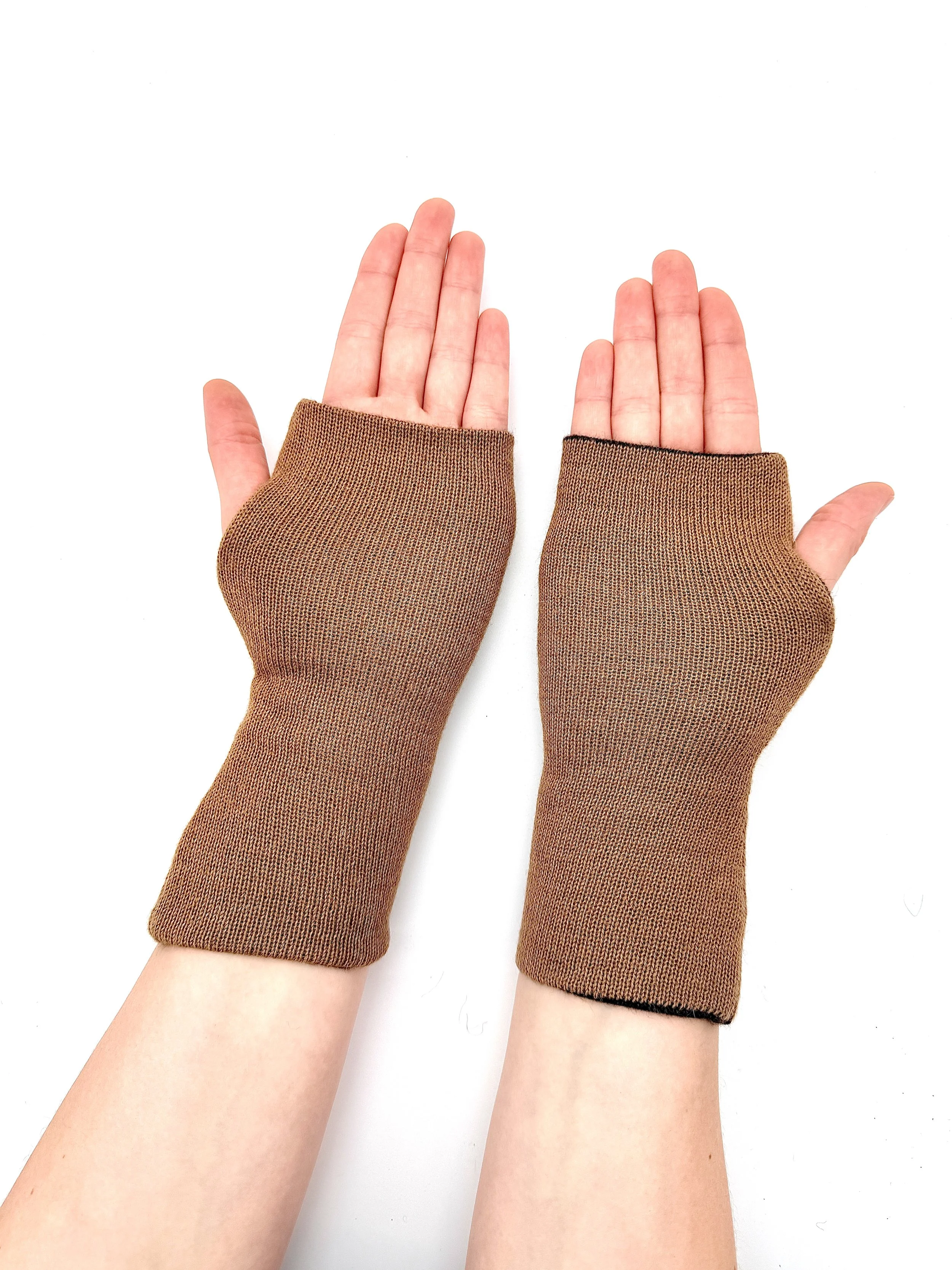 Camel Gloves (1).JPG