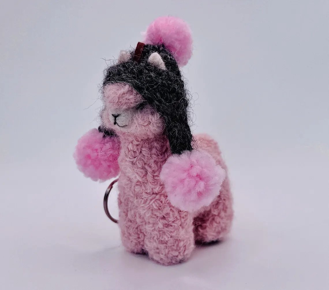 keychain pompoms (2).jpg