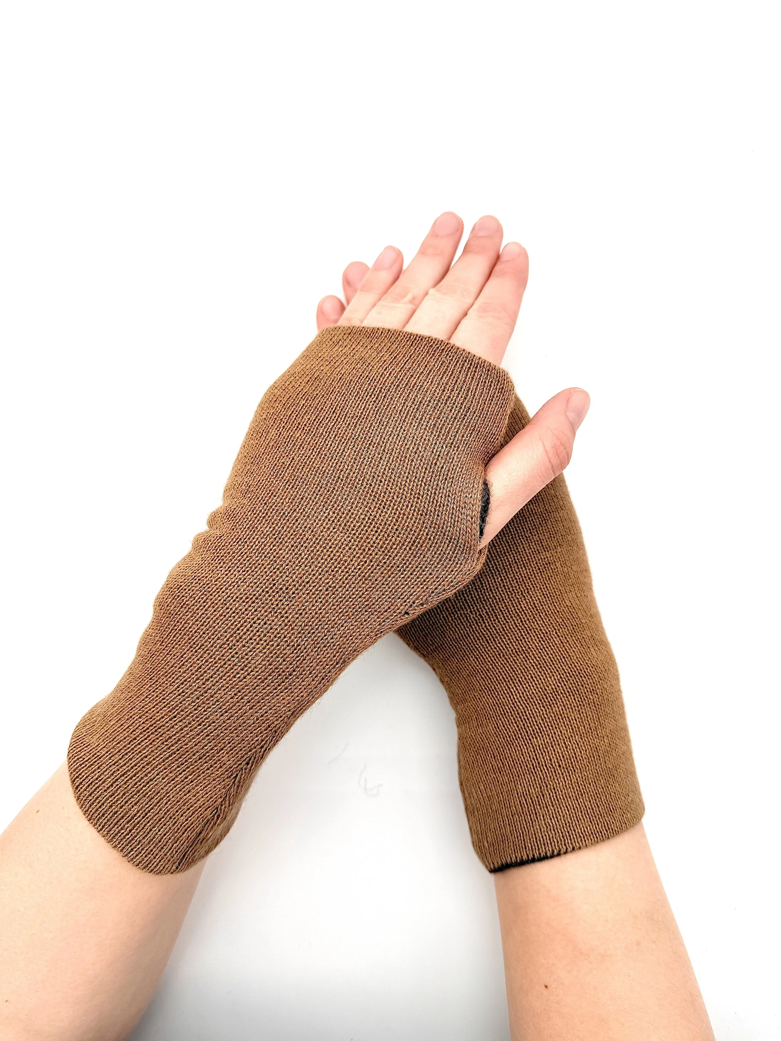 Camel Gloves (3).JPG